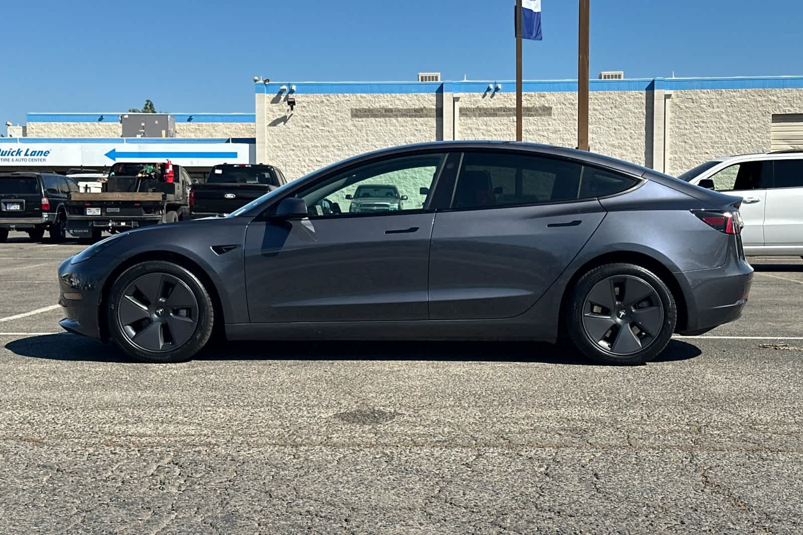 Thumbnail: 2023 Tesla Model 3 - 5