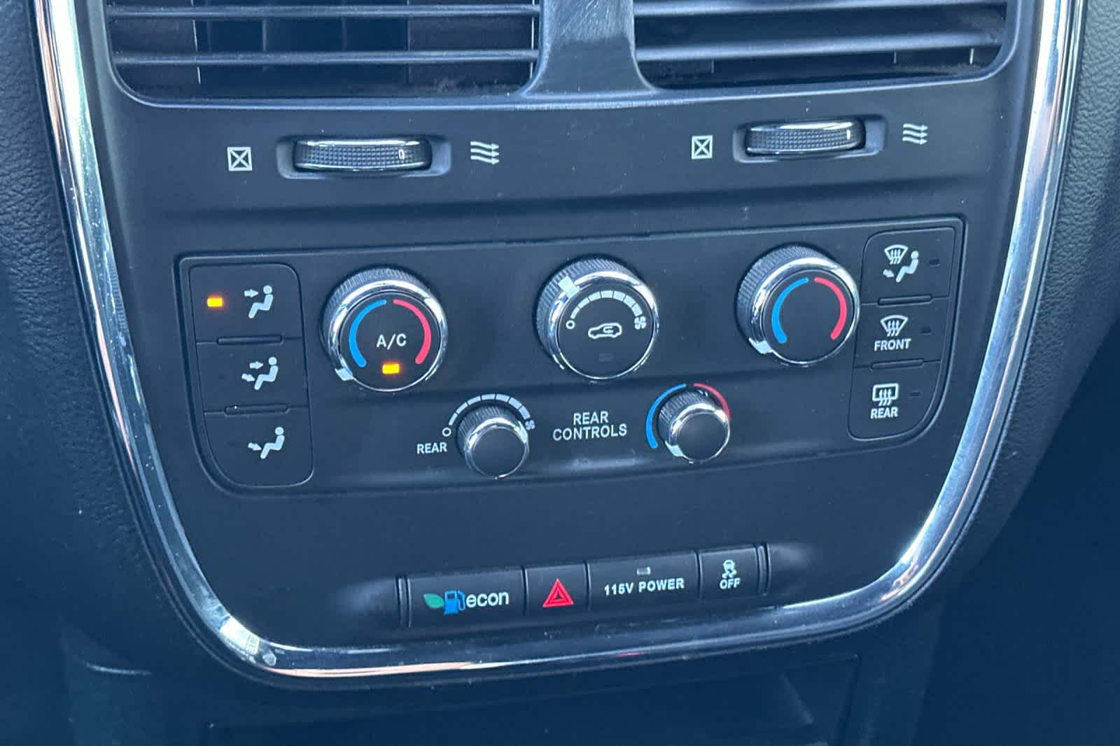 Thumbnail: 2017 Dodge Grand Caravan - 21