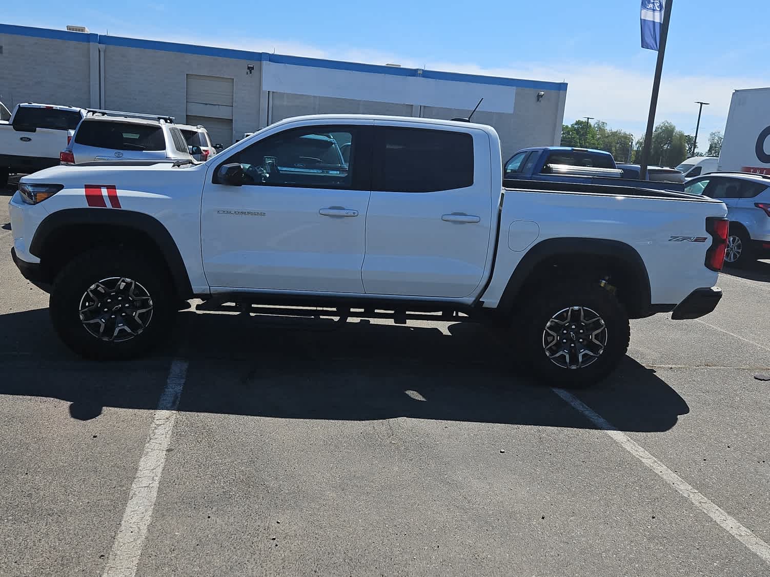 Thumbnail: 2024 Chevrolet Colorado - 5