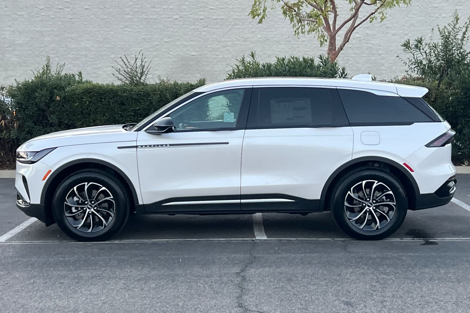 Thumbnail: 2026 Lincoln Nautilus - 5