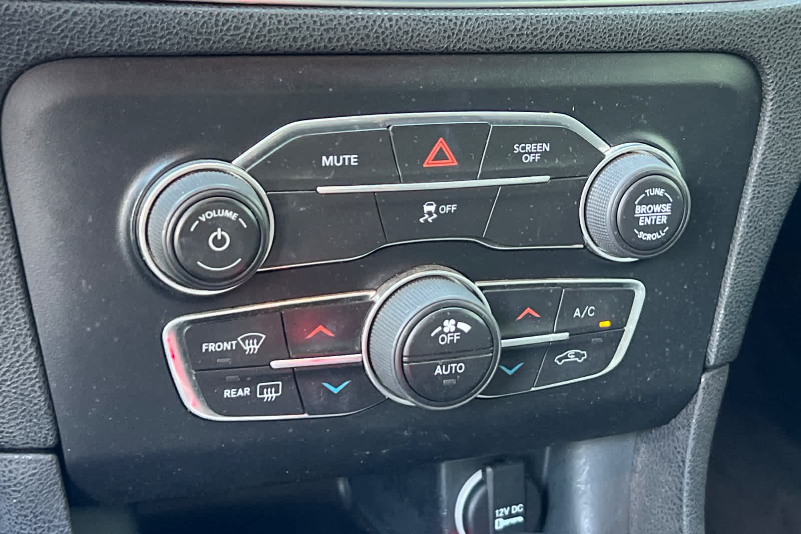 Thumbnail: 2017 Dodge Charger - 18