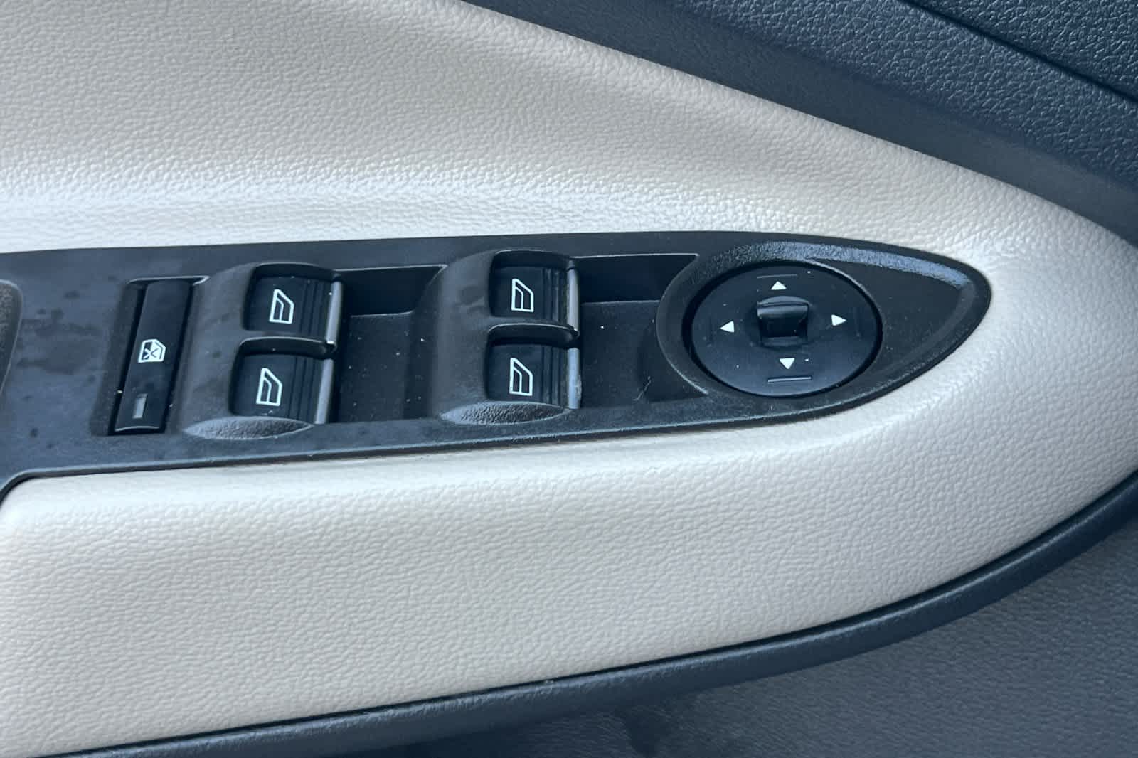 Thumbnail: 2019 Ford Escape - 13