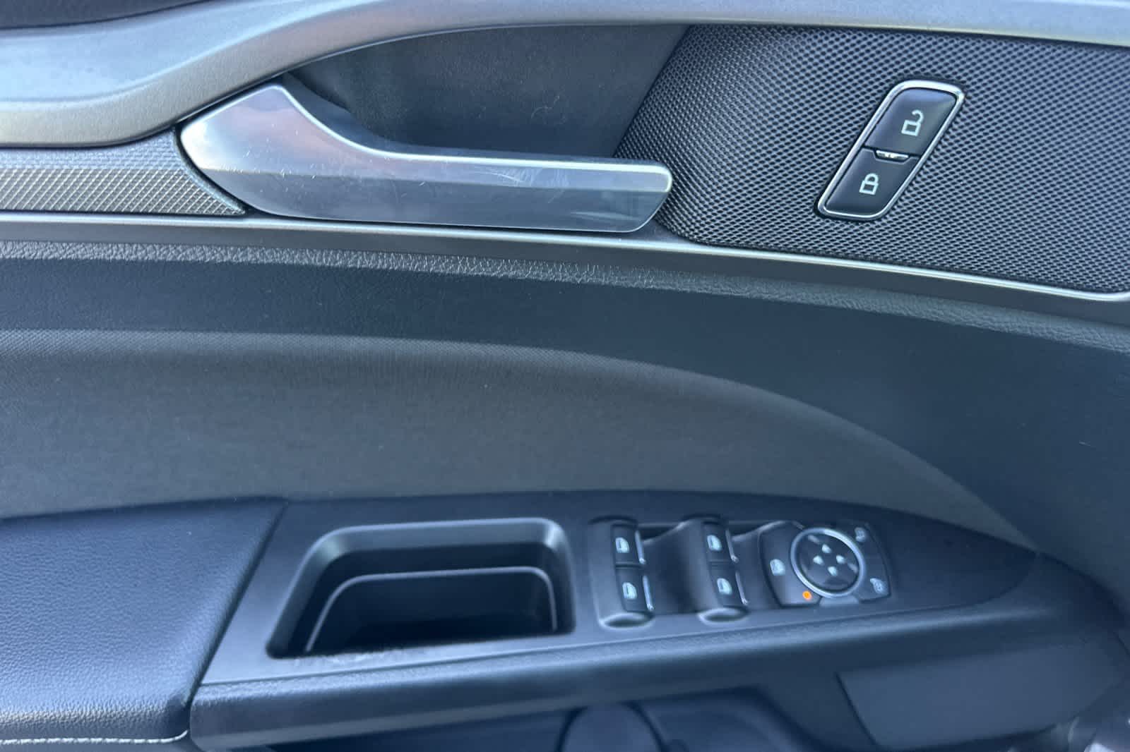 Thumbnail: 2017 Ford Fusion - 12