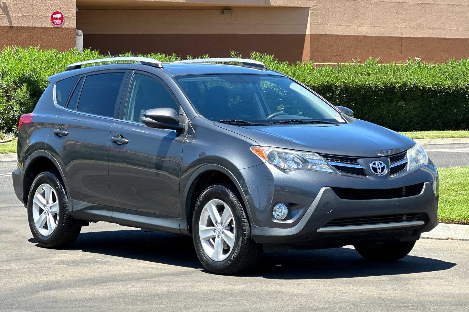 2013 Toyota RAV4 XLE 9