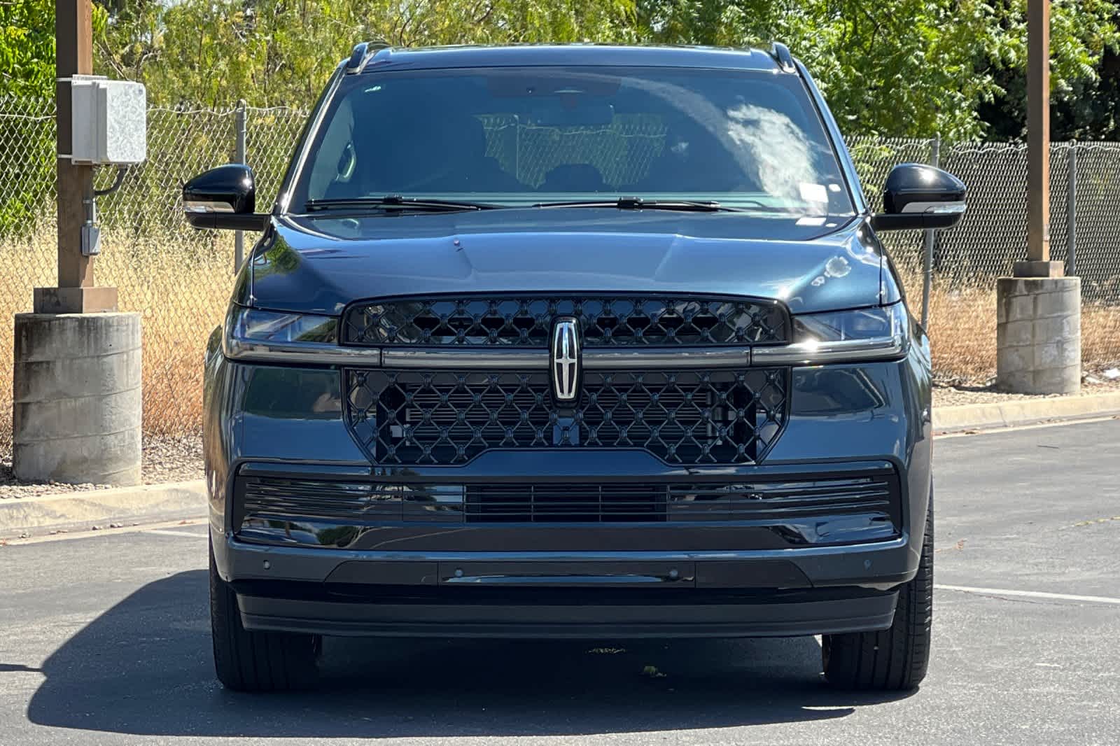 Thumbnail: 2026 Lincoln Navigator L - 11
