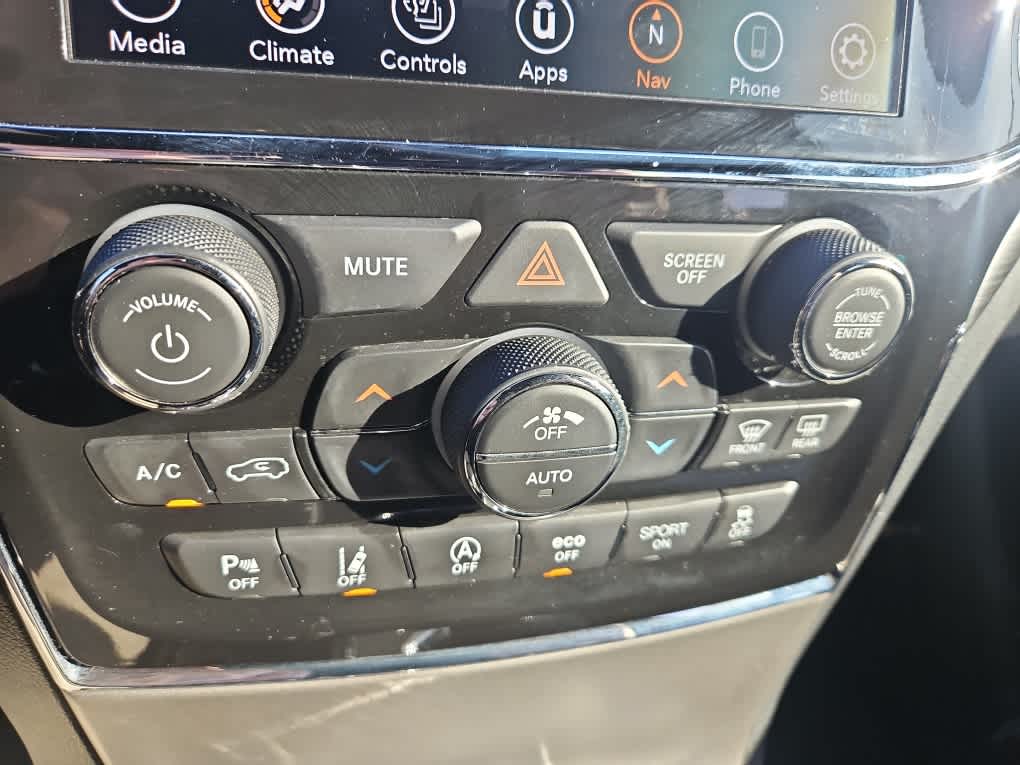 Thumbnail: 2021 Jeep Grand Cherokee - 17