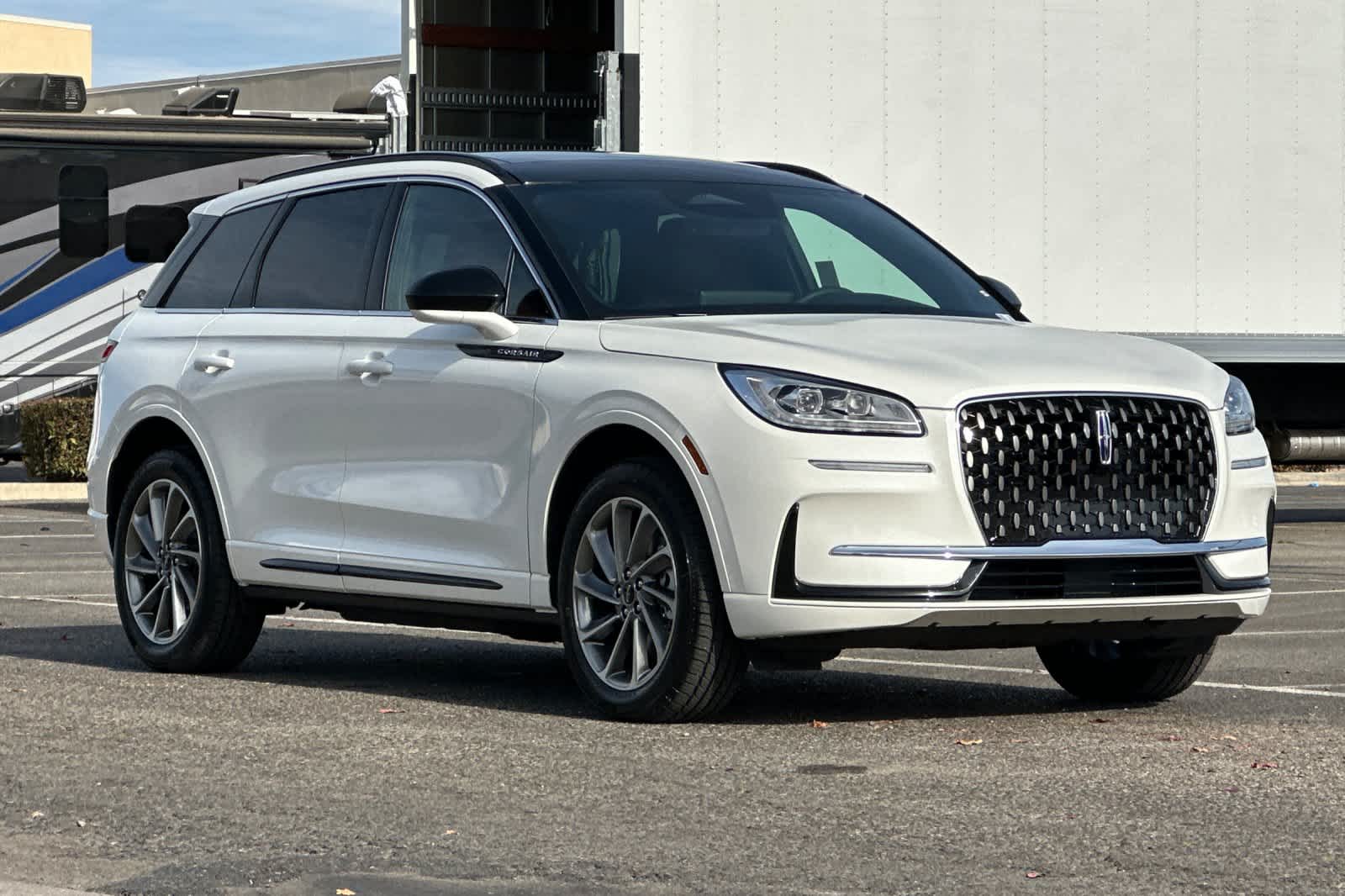 Thumbnail: 2026 Lincoln Corsair - 10