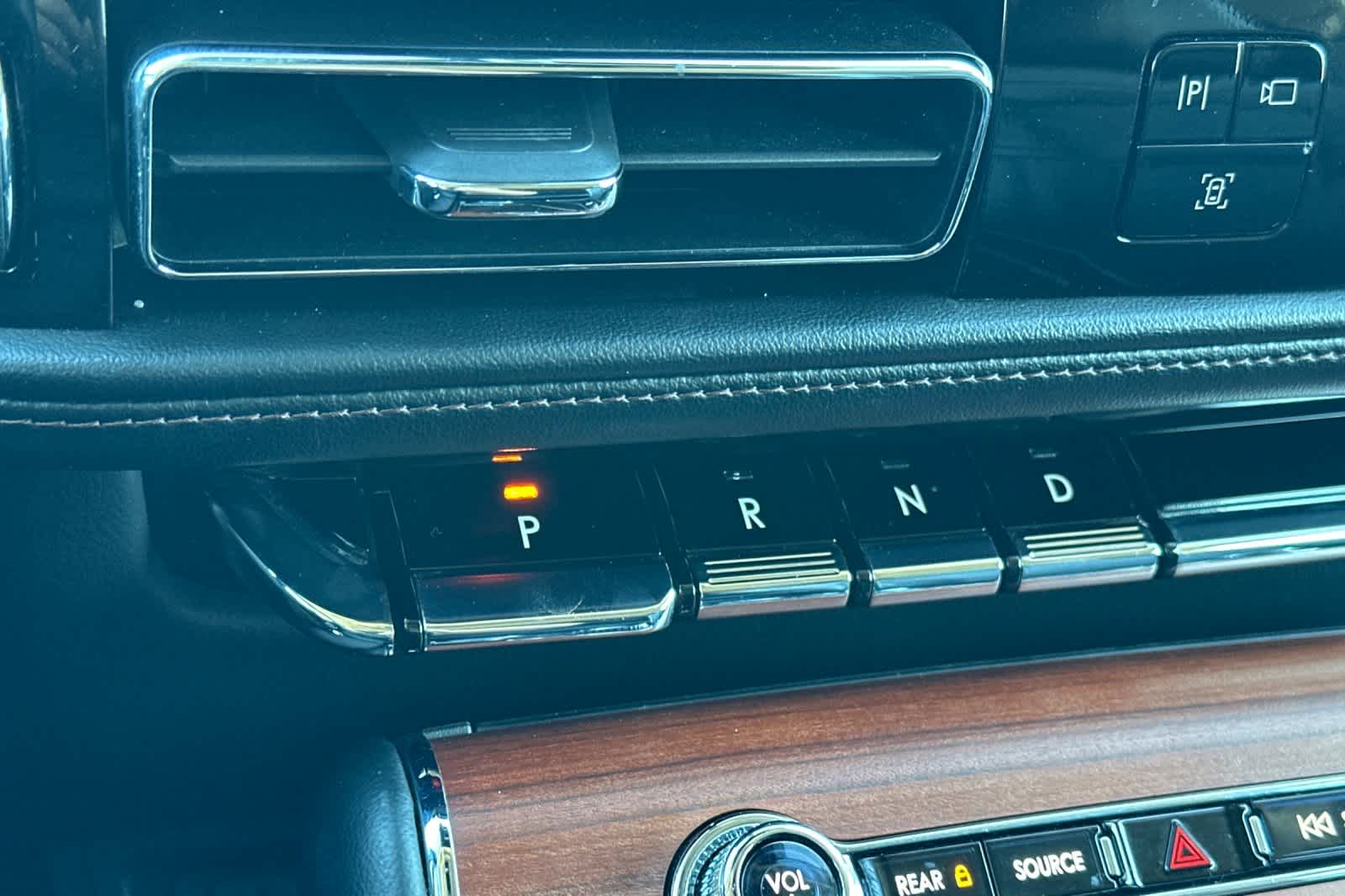 Thumbnail: 2023 Lincoln Aviator - 24