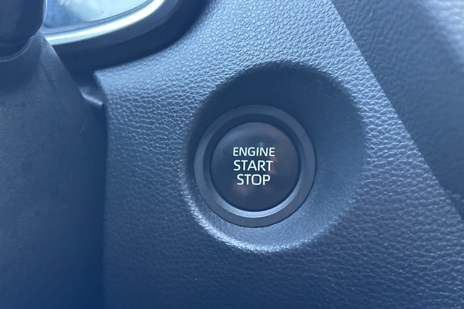 2024 Toyota Corolla Cross XLE 22