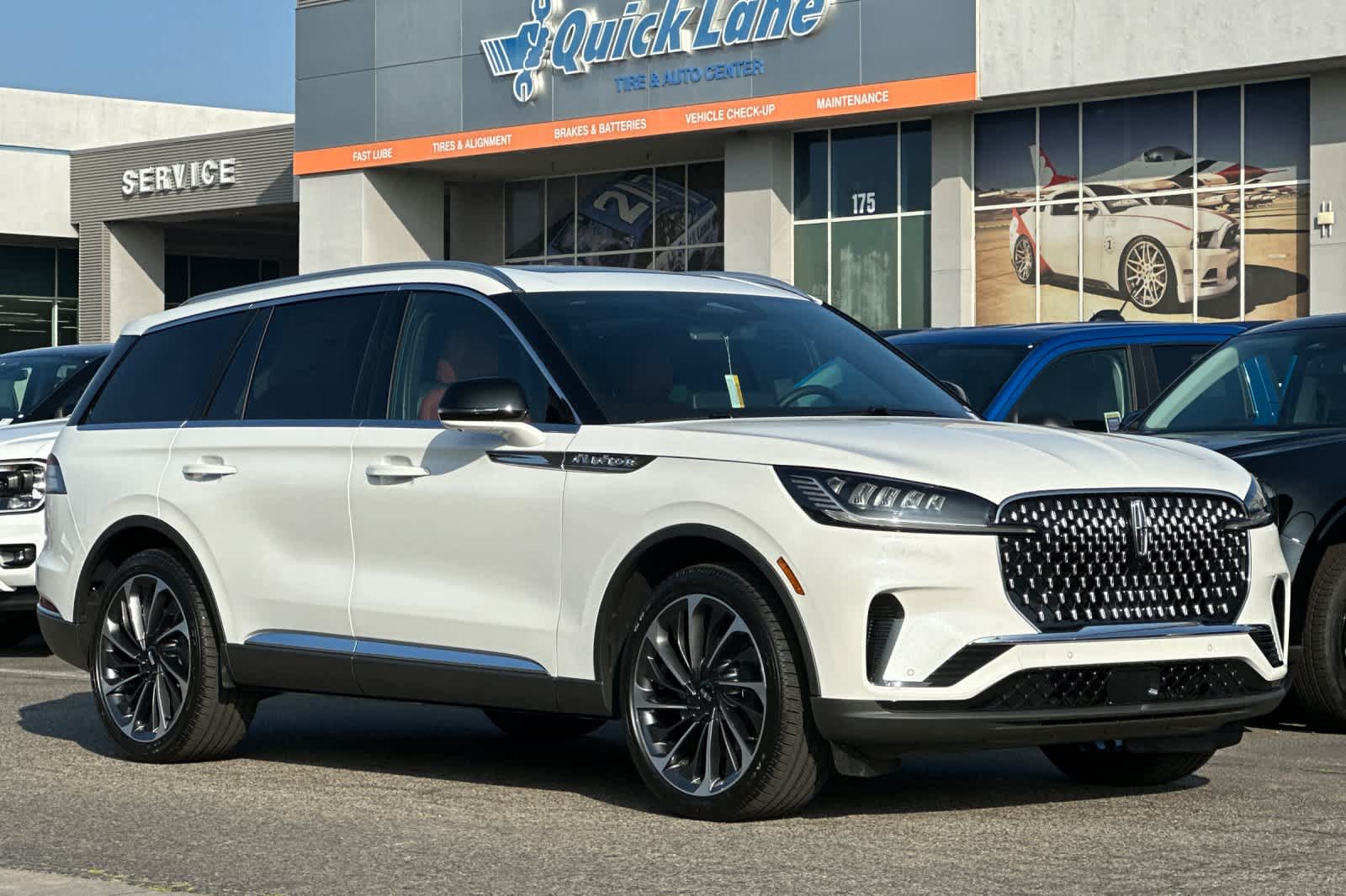 Thumbnail: 2026 Lincoln Aviator - 10