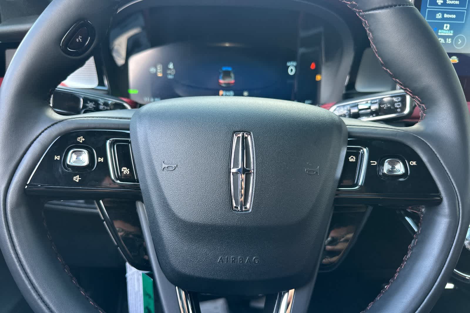 Thumbnail: 2025 Lincoln Corsair - 25