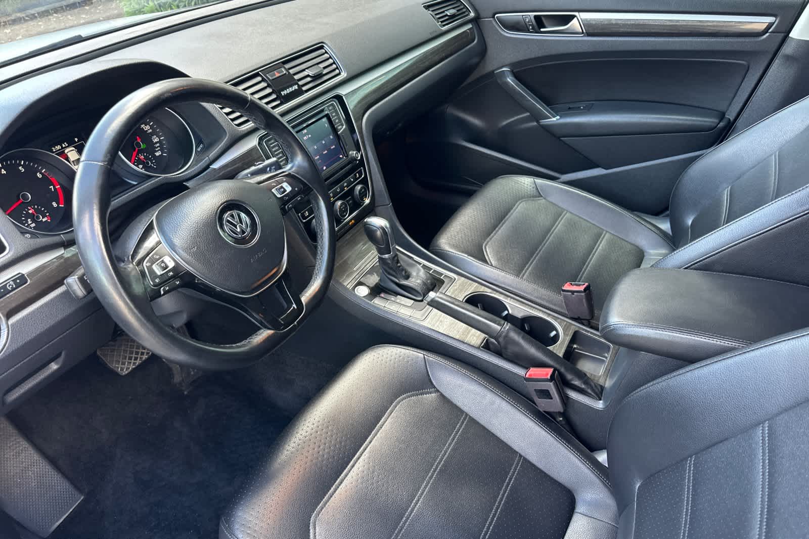Thumbnail: 2018 Volkswagen Passat - 12