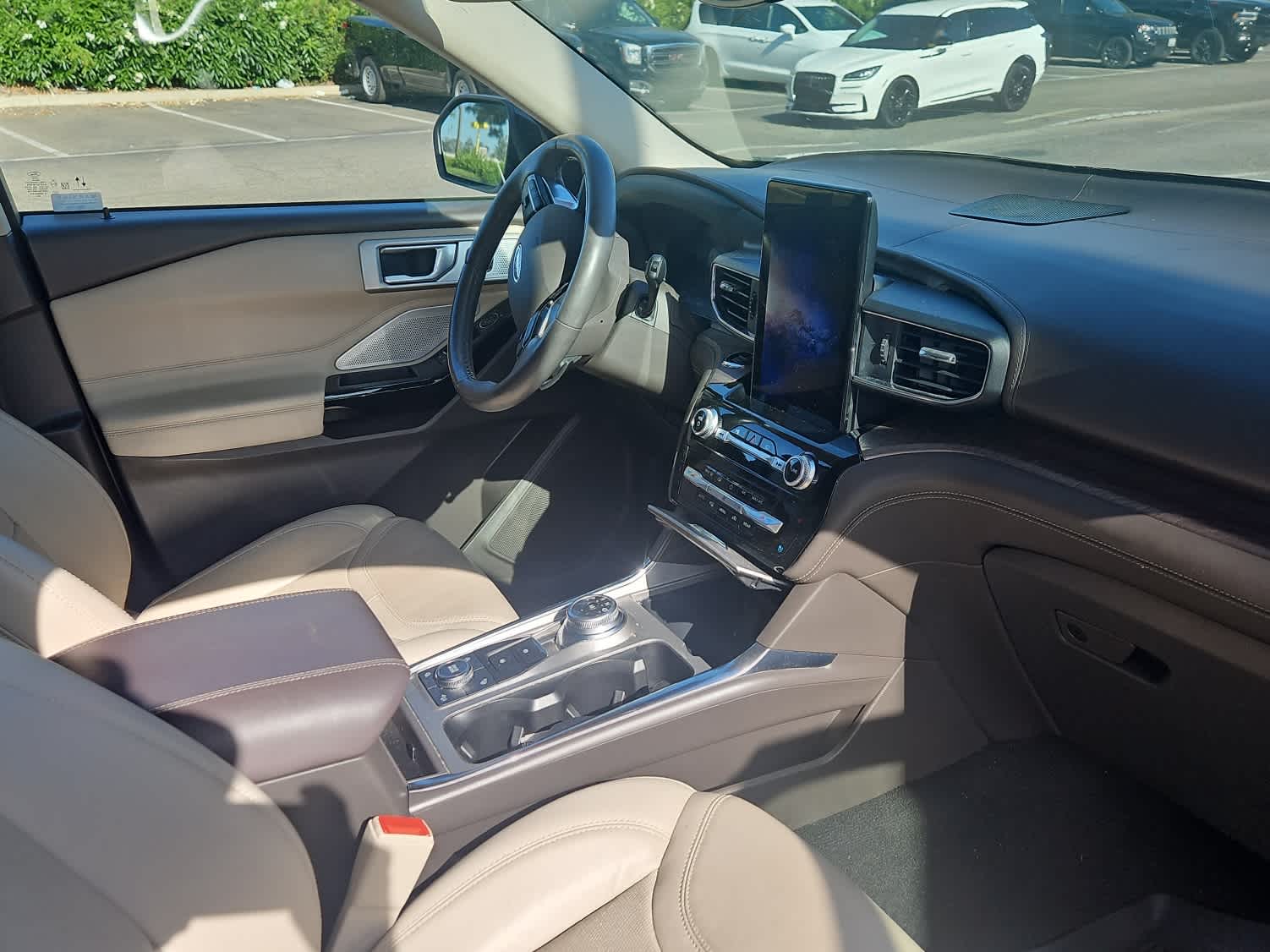 Thumbnail: 2021 Ford Explorer - 14