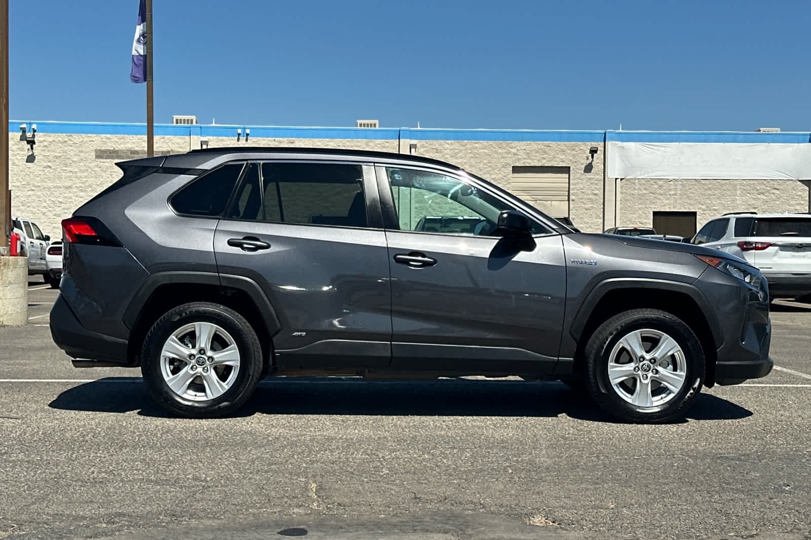 Thumbnail: 2021 Toyota RAV4 - 7