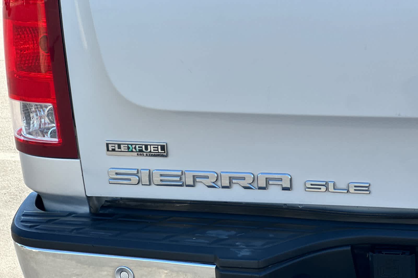 Thumbnail: 2011 GMC Sierra 1500 - 23
