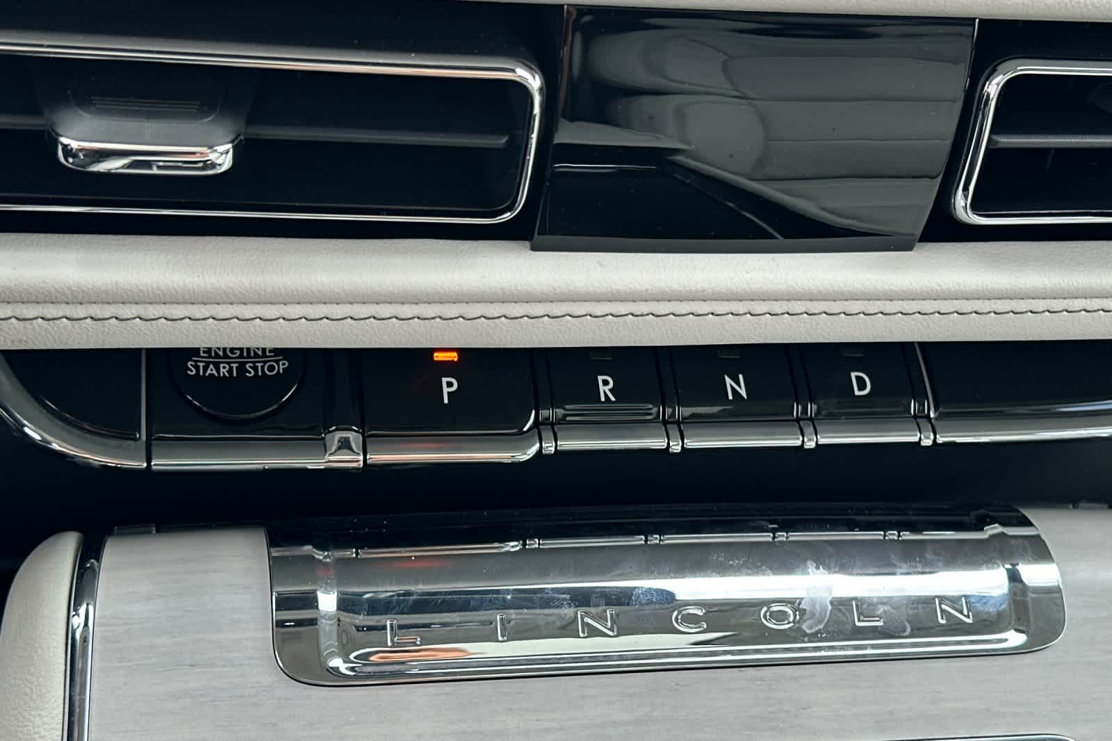 Thumbnail: 2025 Lincoln Aviator - 21