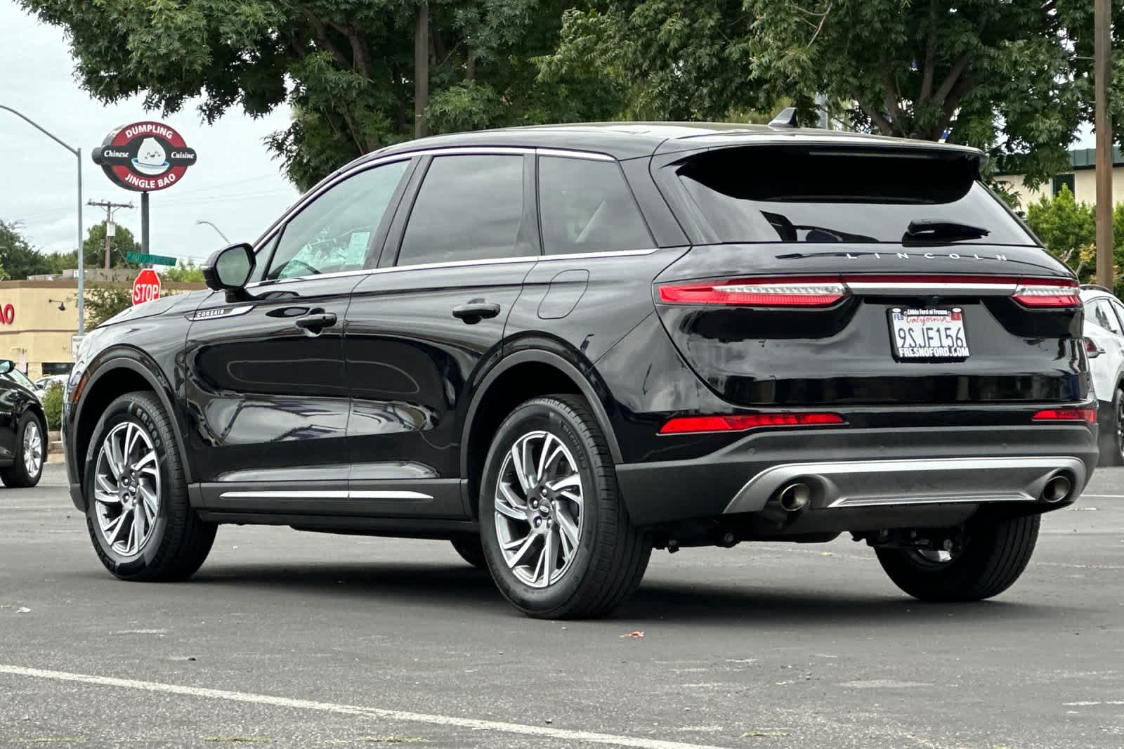 Thumbnail: 2023 Lincoln Corsair - 7