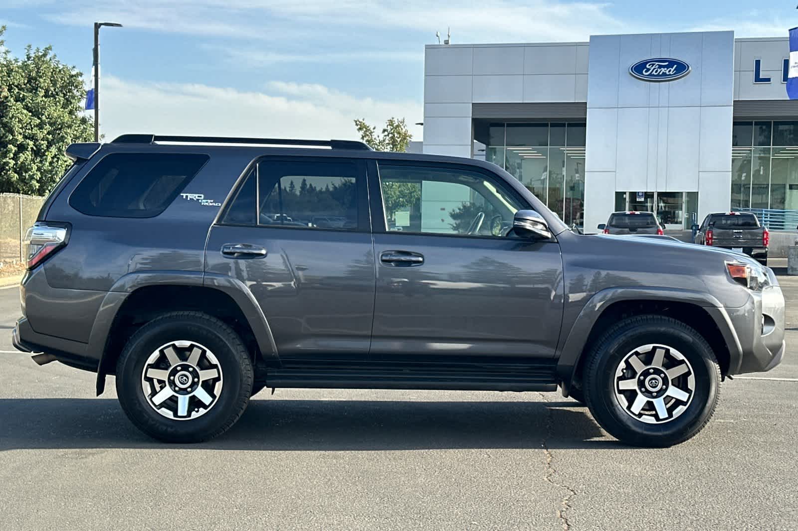 Thumbnail: 2022 Toyota 4Runner - 9