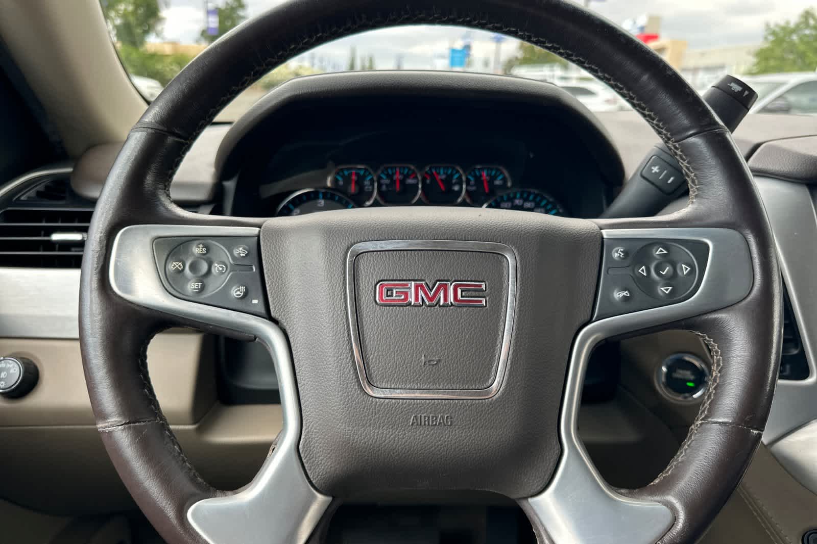 Thumbnail: 2019 GMC Yukon XL - 24