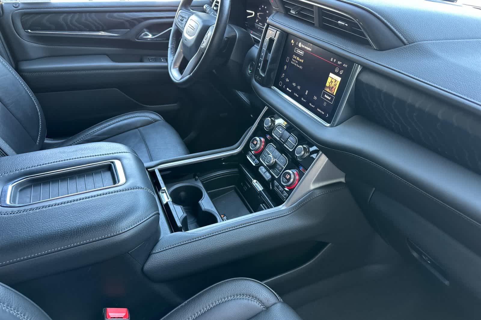 Thumbnail: 2023 GMC Yukon XL - 17