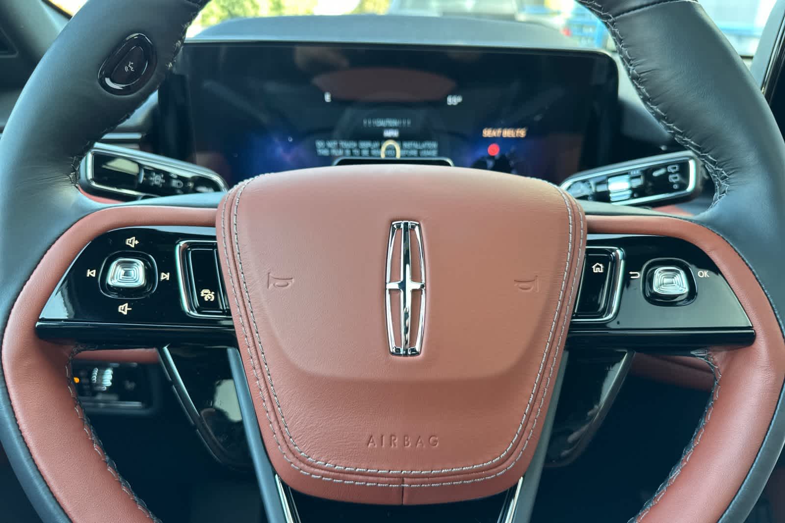 Thumbnail: 2026 Lincoln Aviator - 25