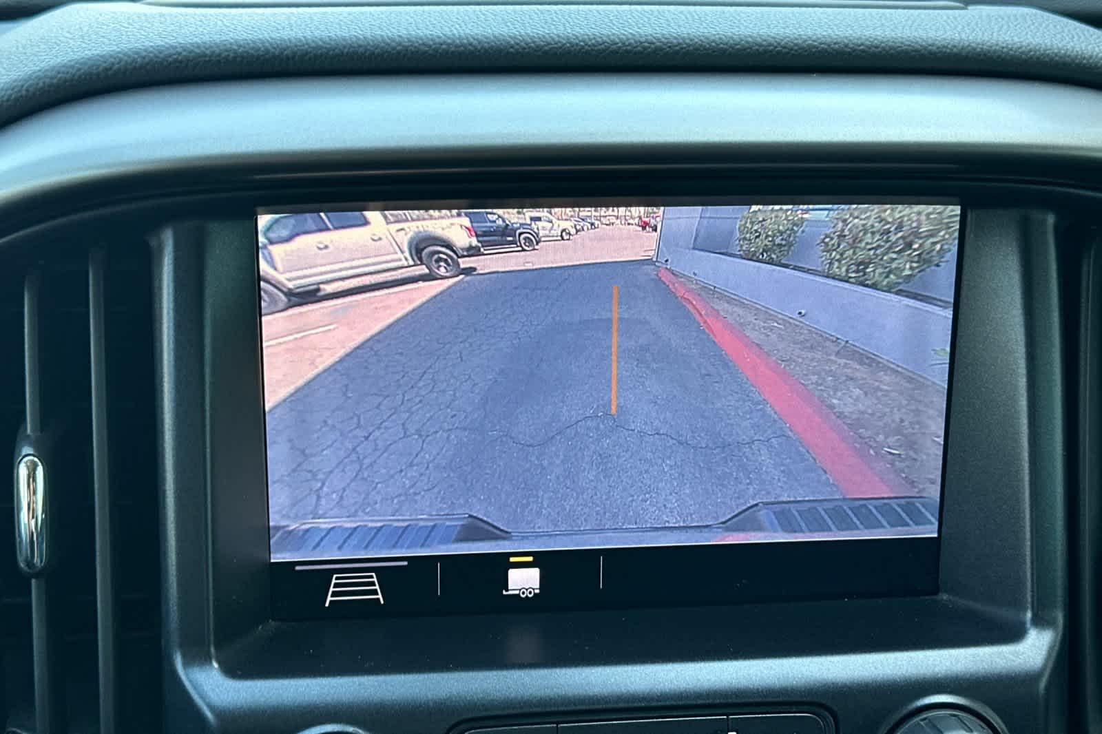 Thumbnail: 2020 Chevrolet Colorado - 18