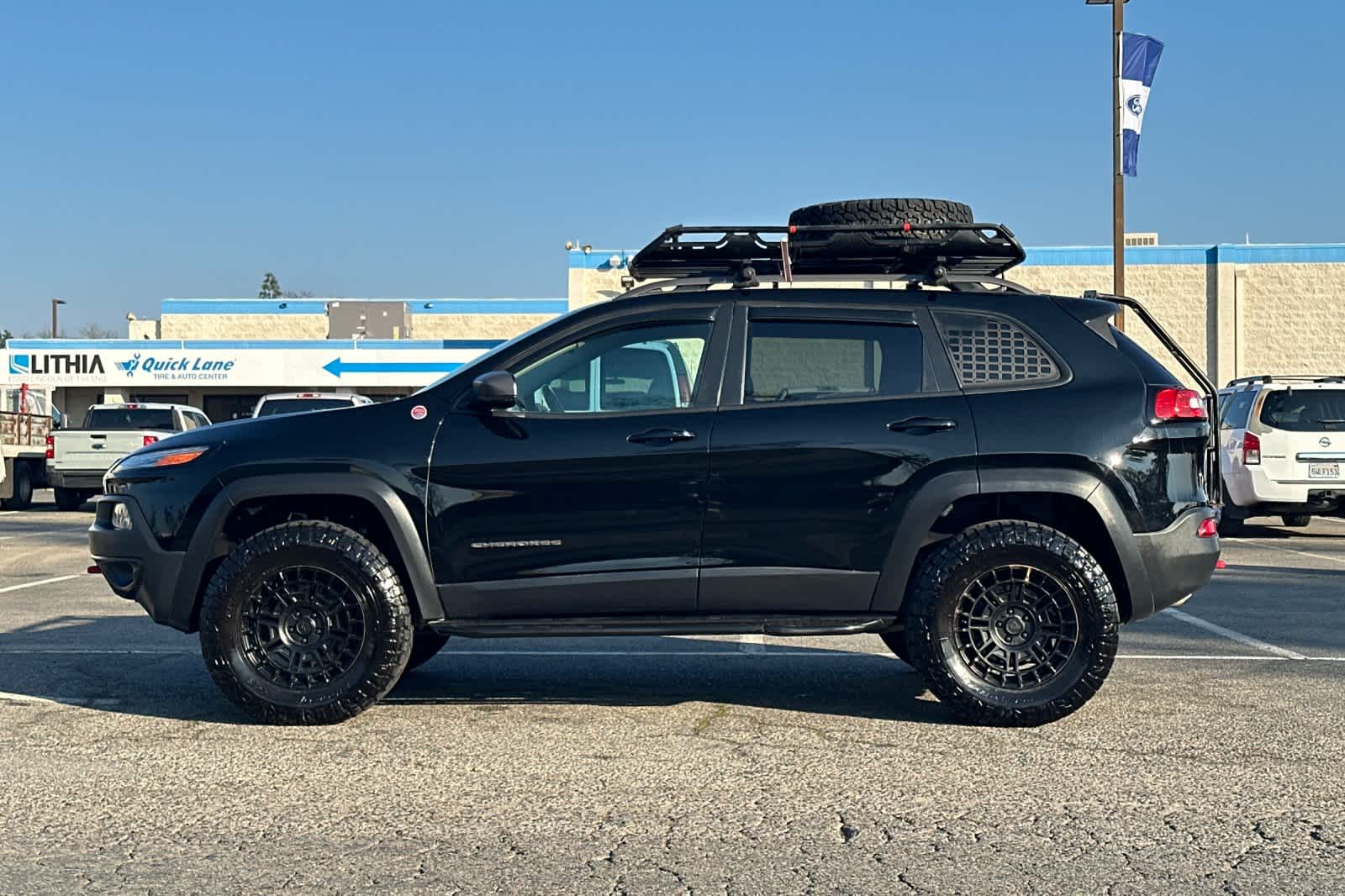 Thumbnail: 2018 Jeep Cherokee - 5