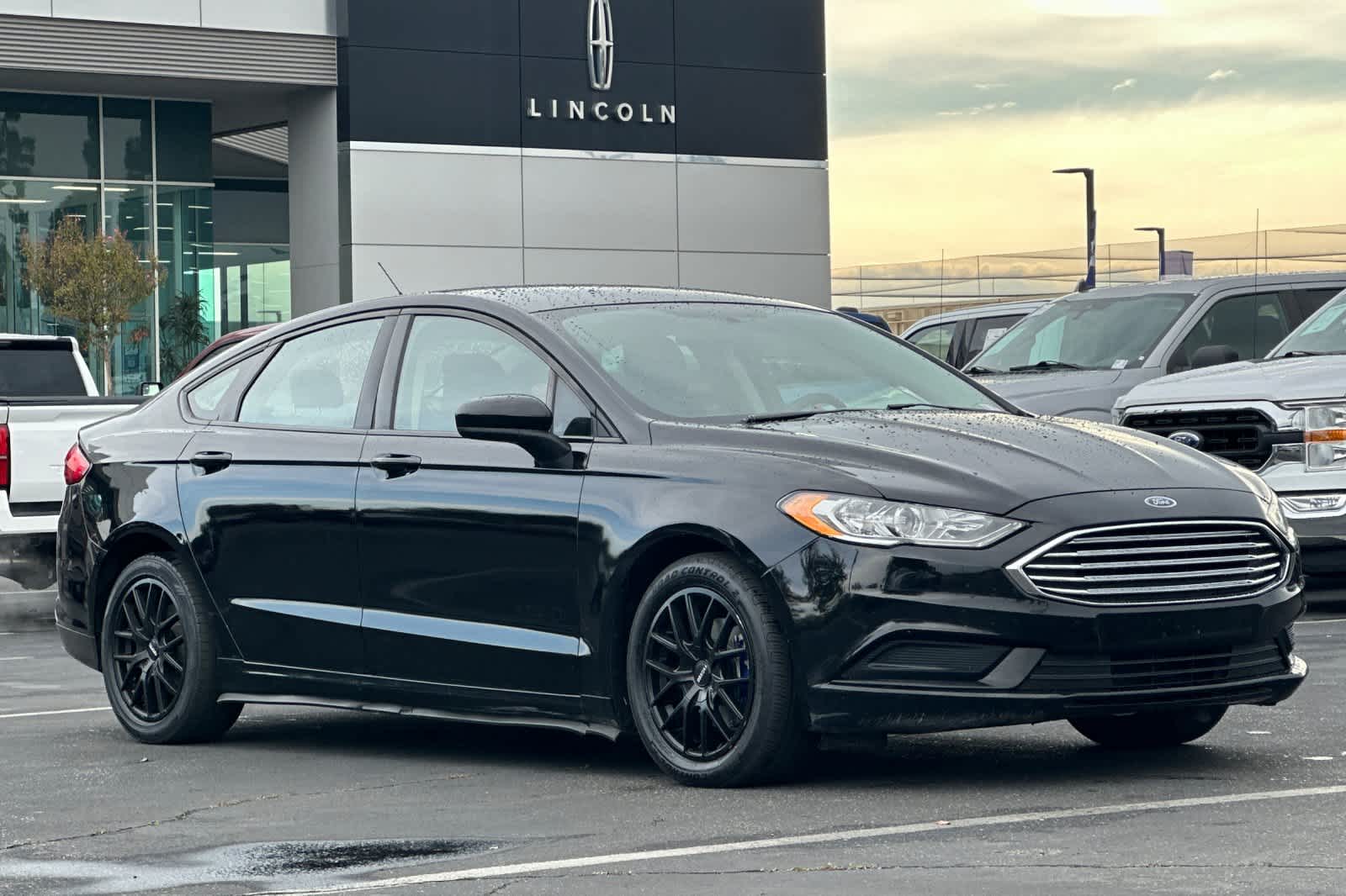 Thumbnail: 2017 Ford Fusion - 9