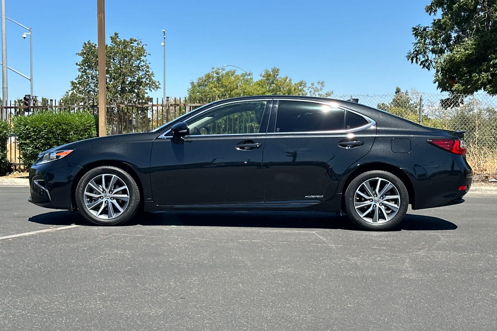 Thumbnail: 2018 Lexus ES - 5