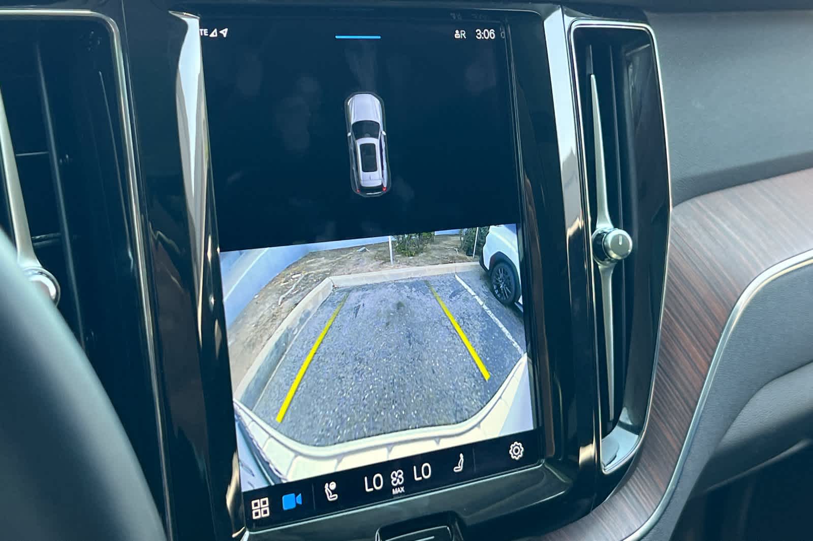 Thumbnail: 2023 Volvo XC60 - 21