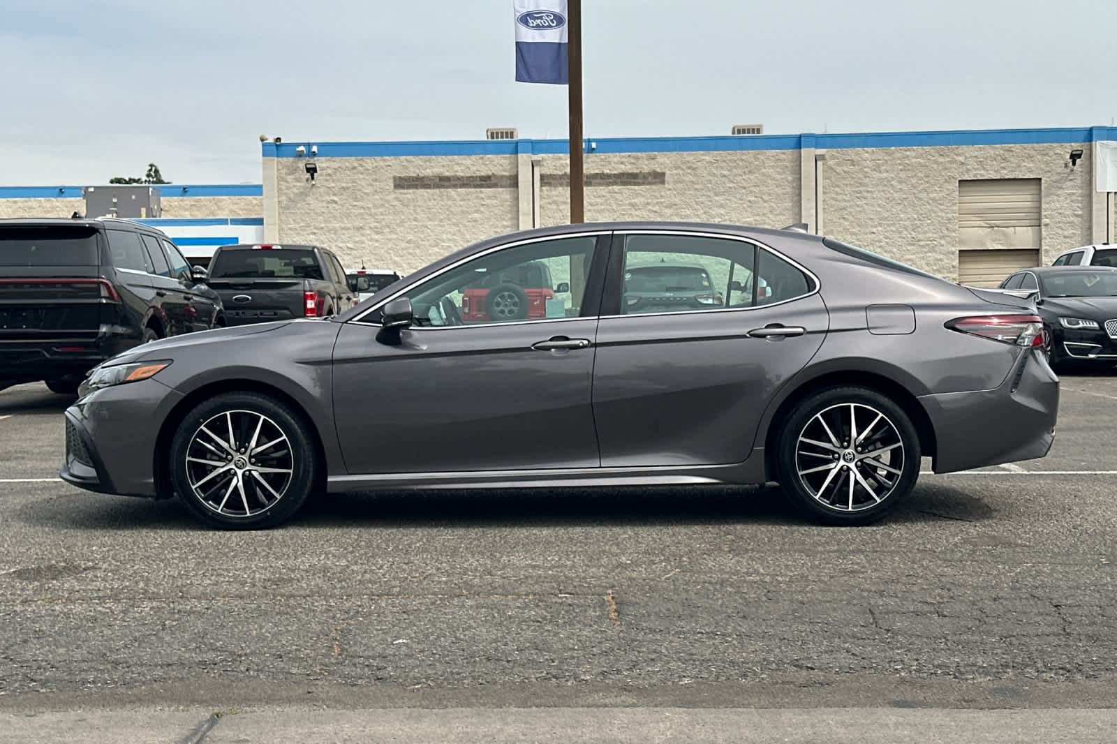 Thumbnail: 2023 Toyota Camry - 6