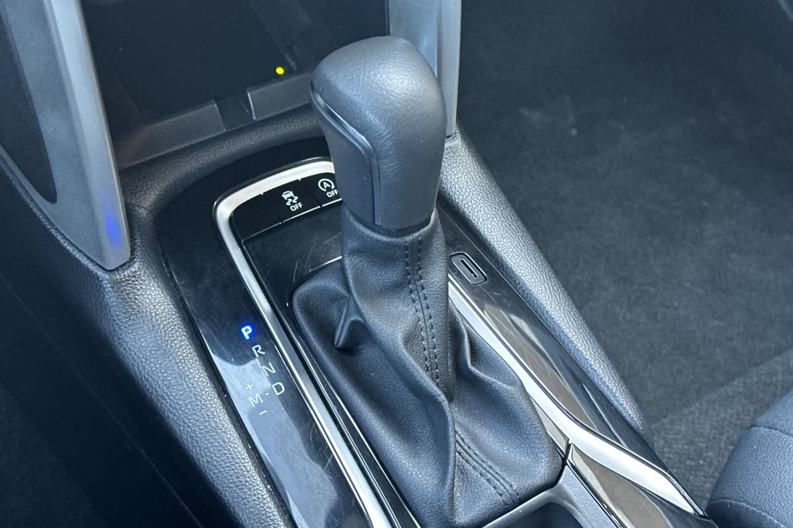 2024 Toyota Corolla Cross XLE 21