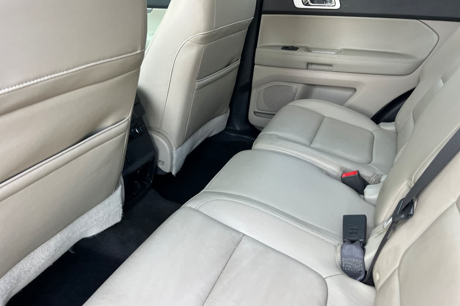 Thumbnail: 2015 Ford Explorer - 4