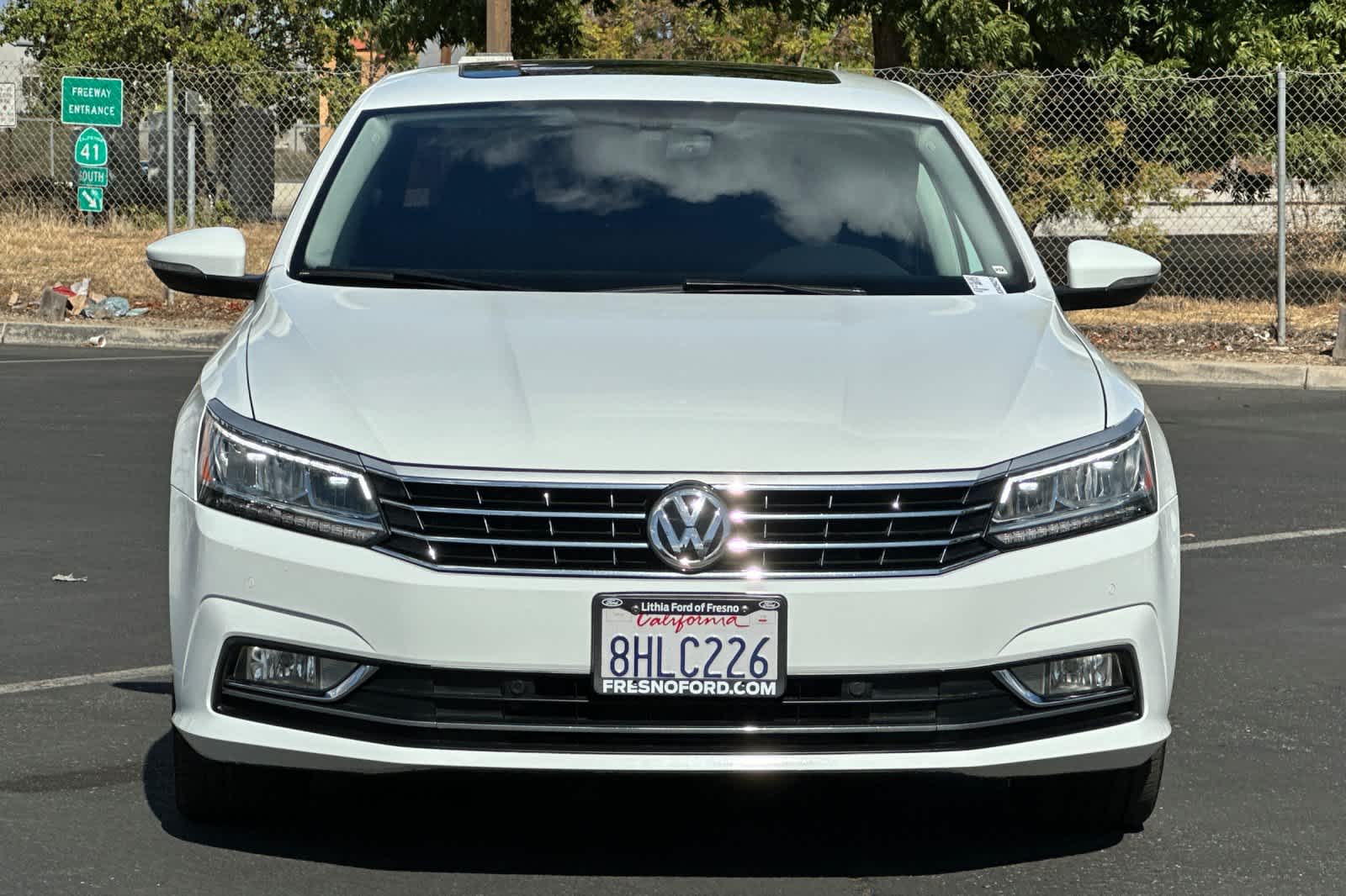 Thumbnail: 2018 Volkswagen Passat - 11