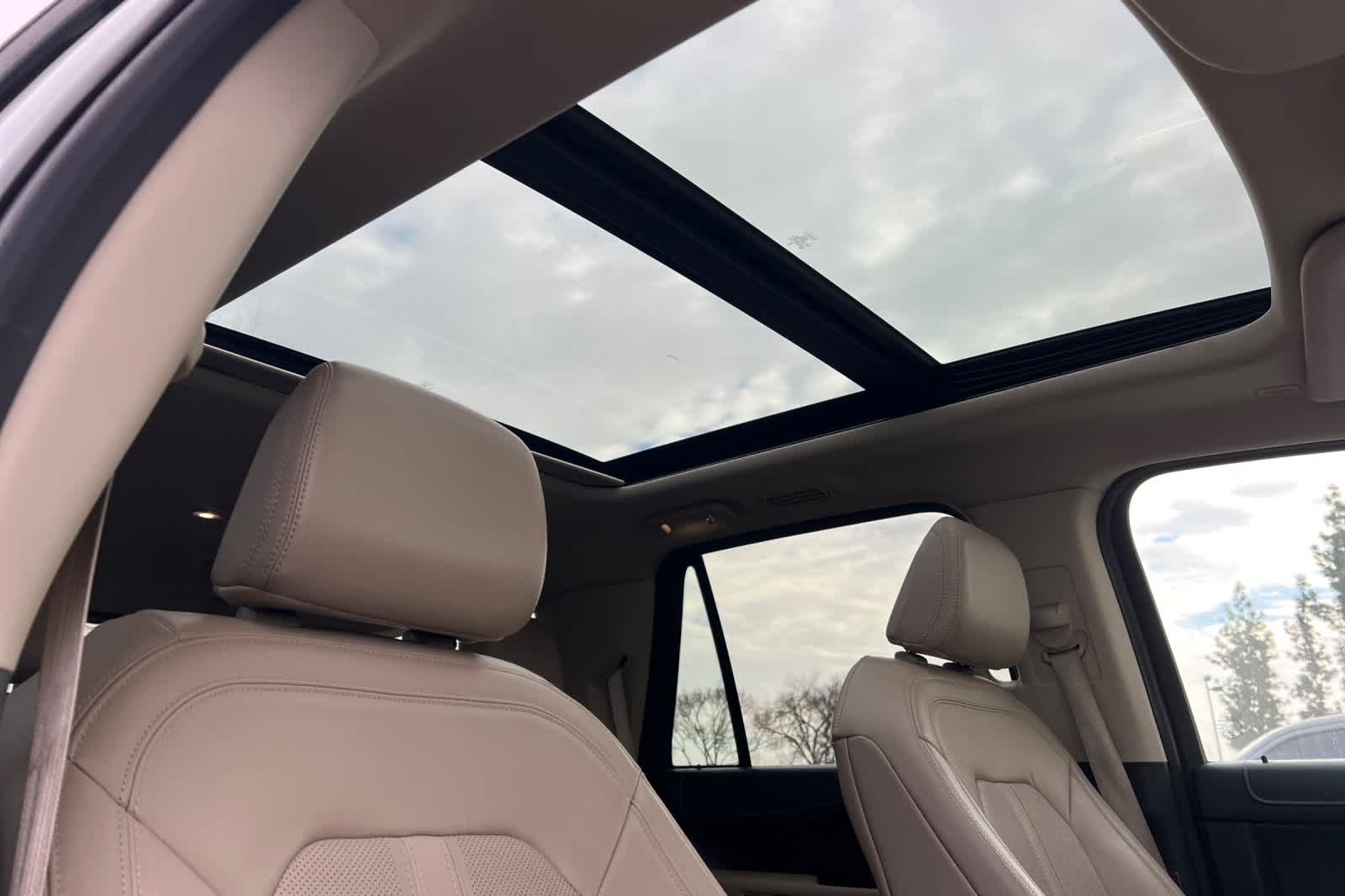 Thumbnail: 2023 Ford Expedition - 18