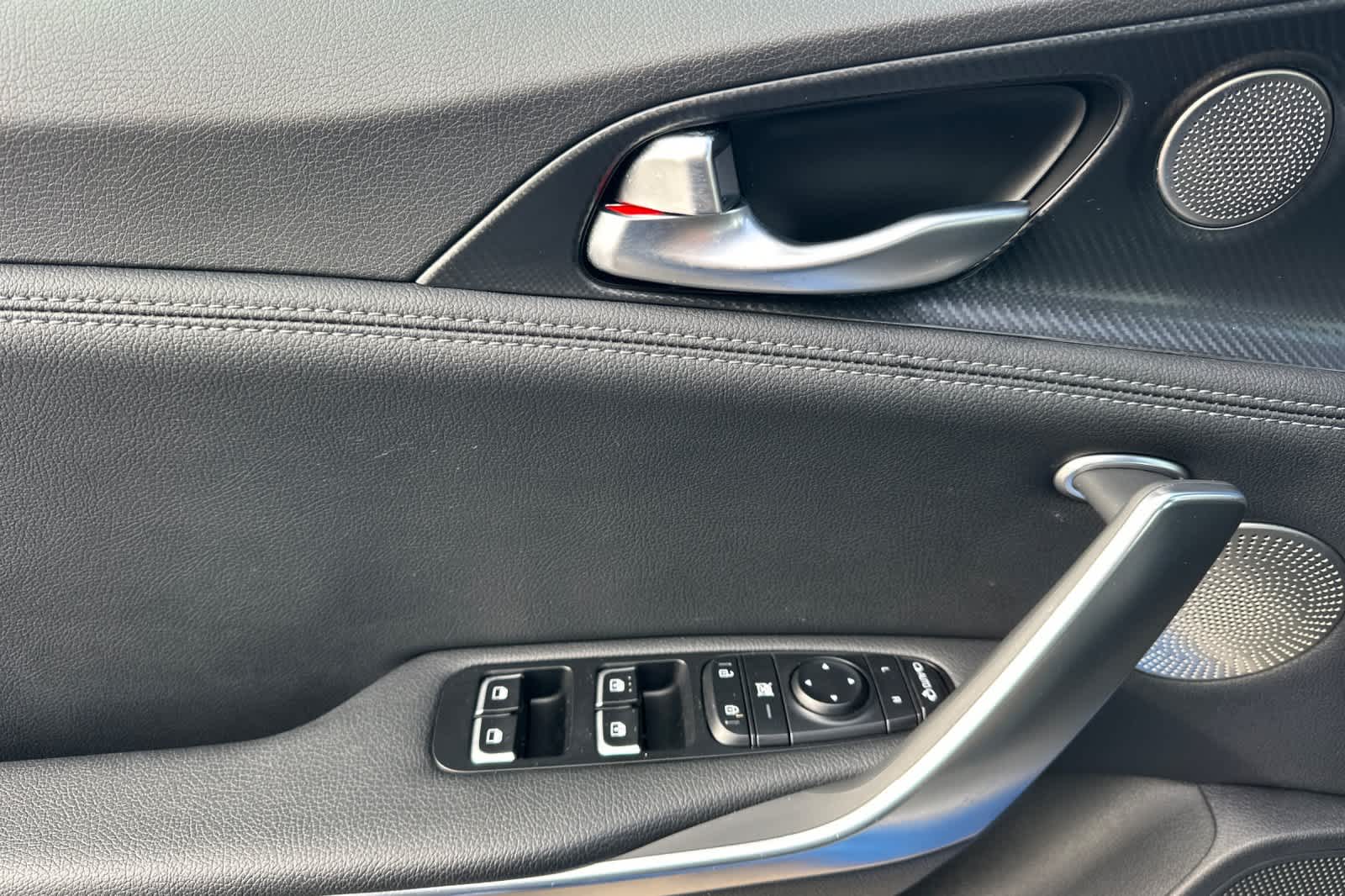 Thumbnail: 2023 Kia Stinger - 13