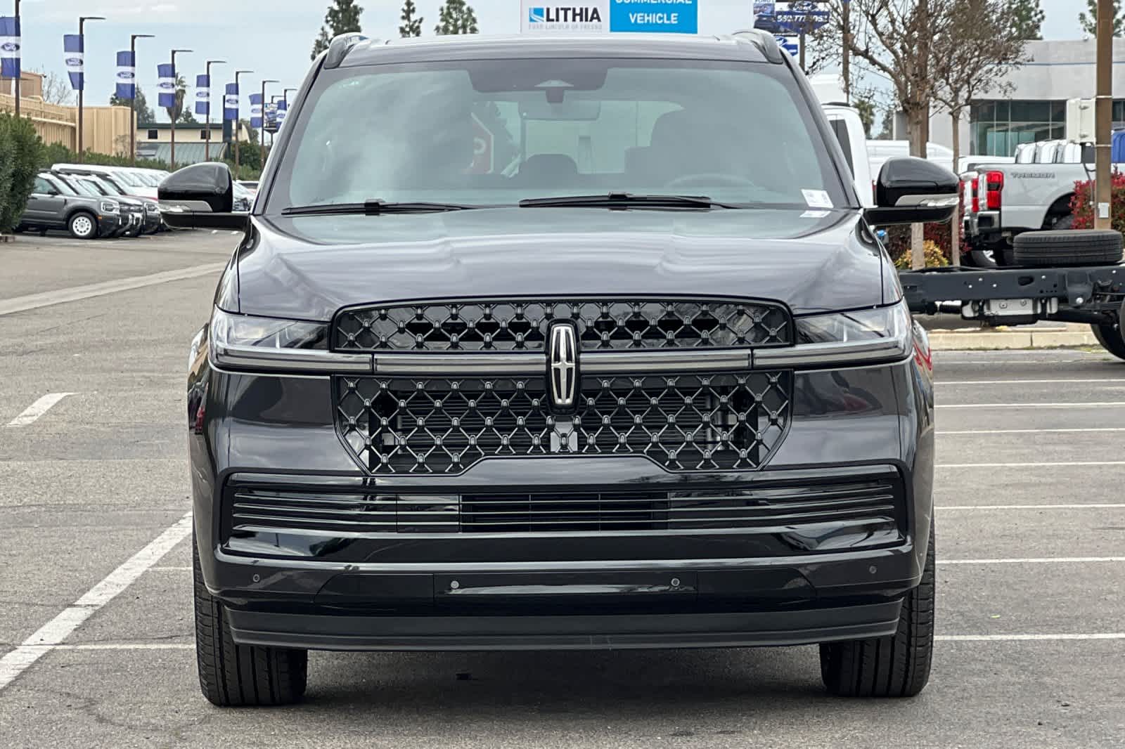 Thumbnail: 2026 Lincoln Navigator L - 11