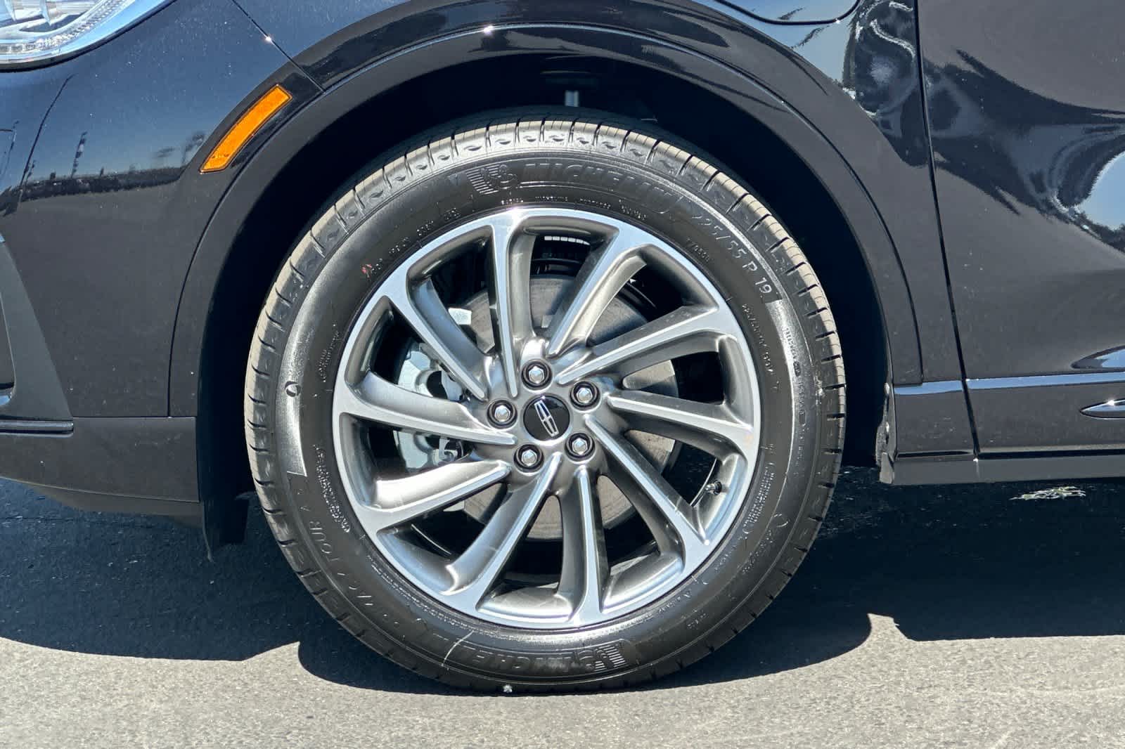 Thumbnail: 2025 Lincoln Corsair - 26