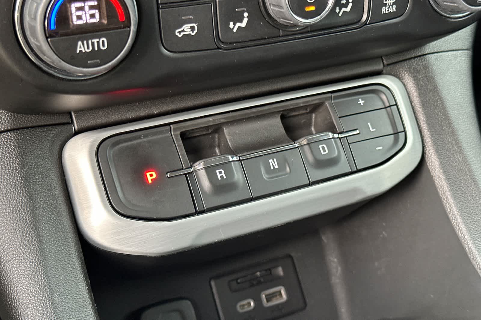 Thumbnail: 2023 GMC Acadia - 24