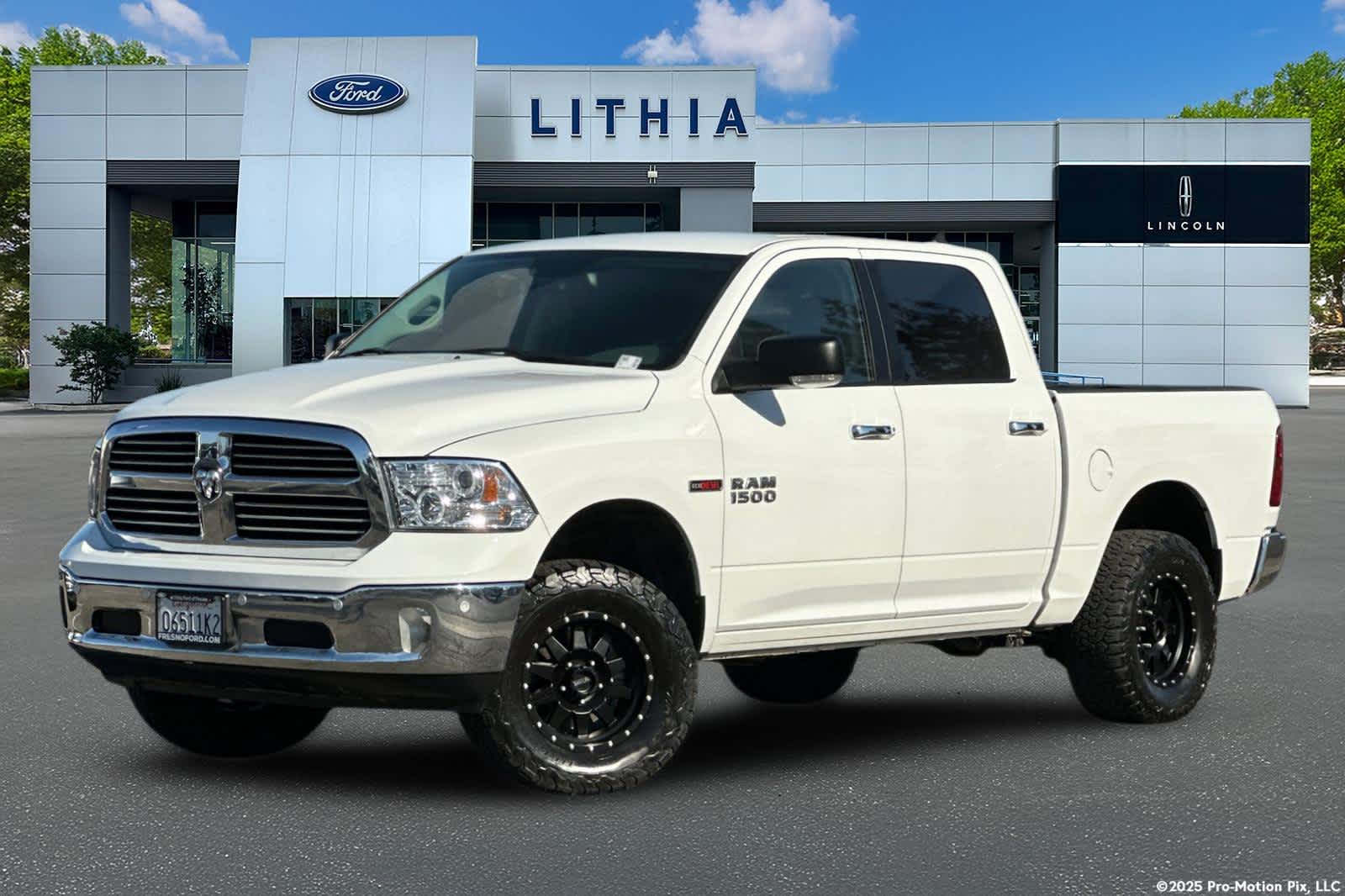 2017 RAM 1500 Big Horn 4x4 Crew Cab 5'7's photo