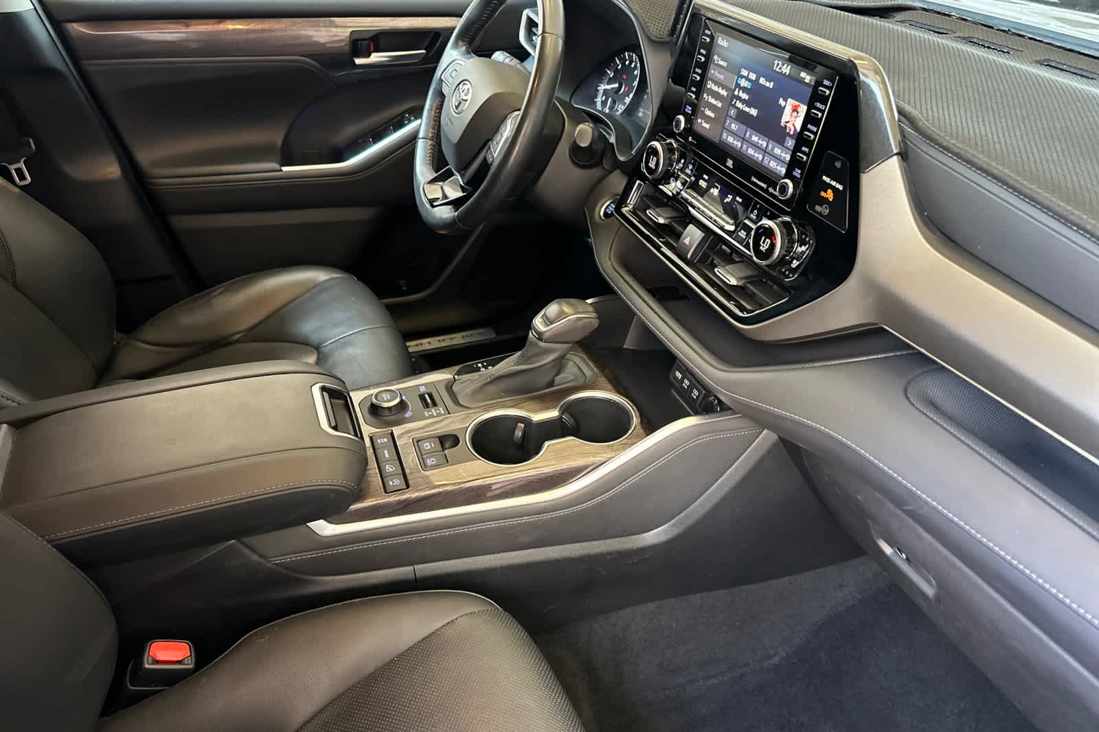 2020 Toyota Highlander Limited 16