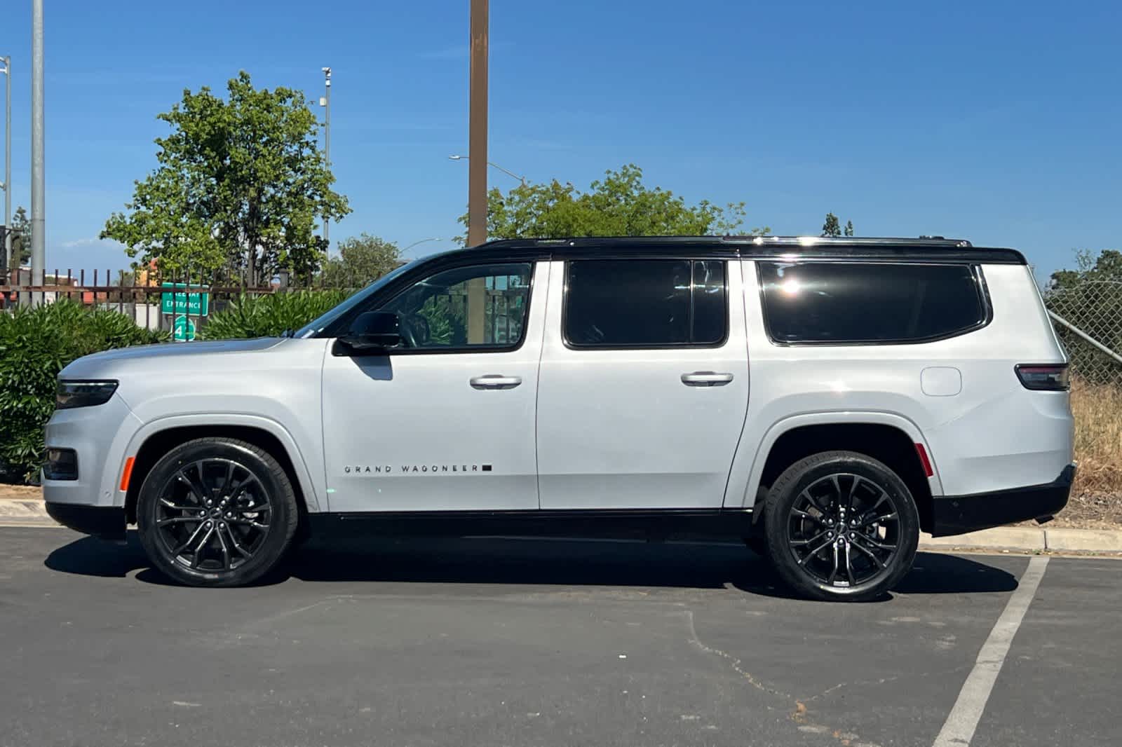 Thumbnail: 2024 Jeep Grand Wagoneer L - 6