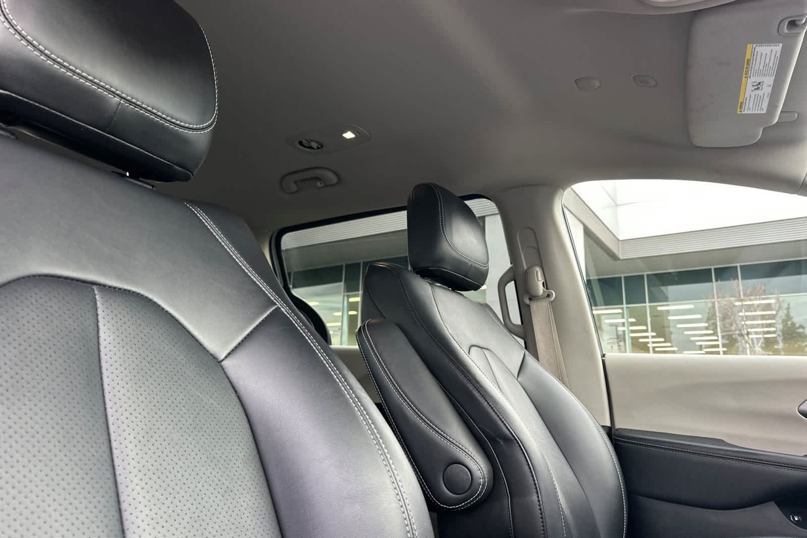 Thumbnail: 2024 Chrysler Pacifica - 18