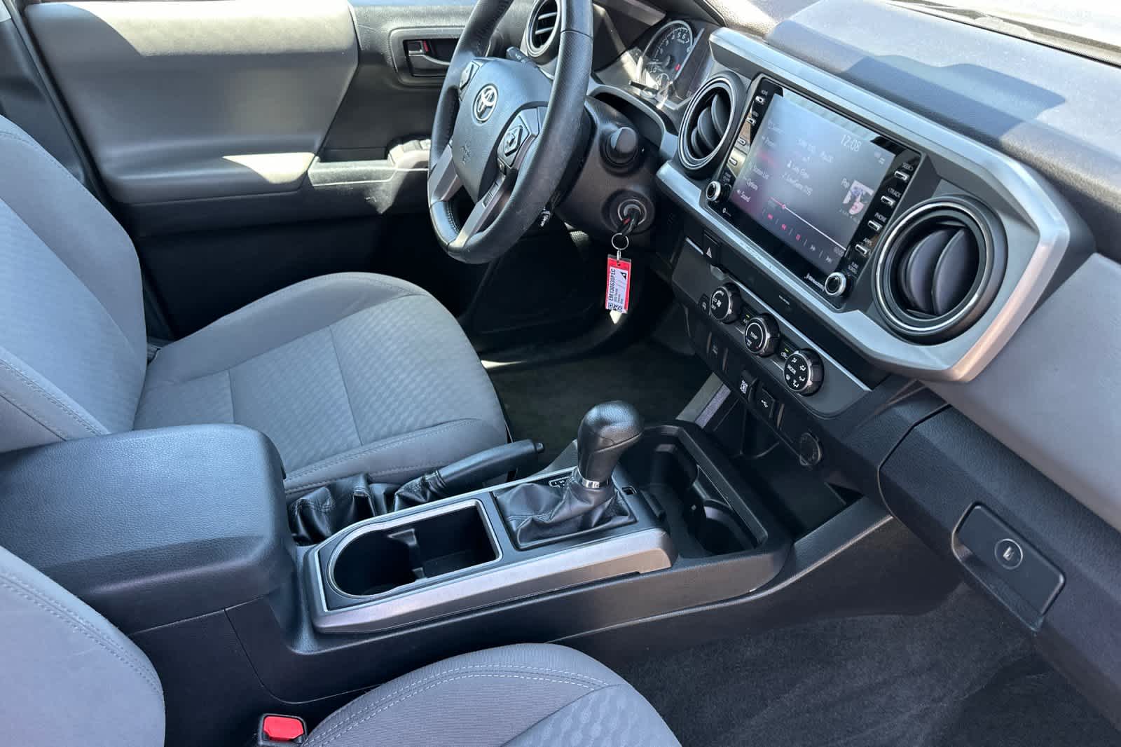 Thumbnail: 2020 Toyota Tacoma - 16