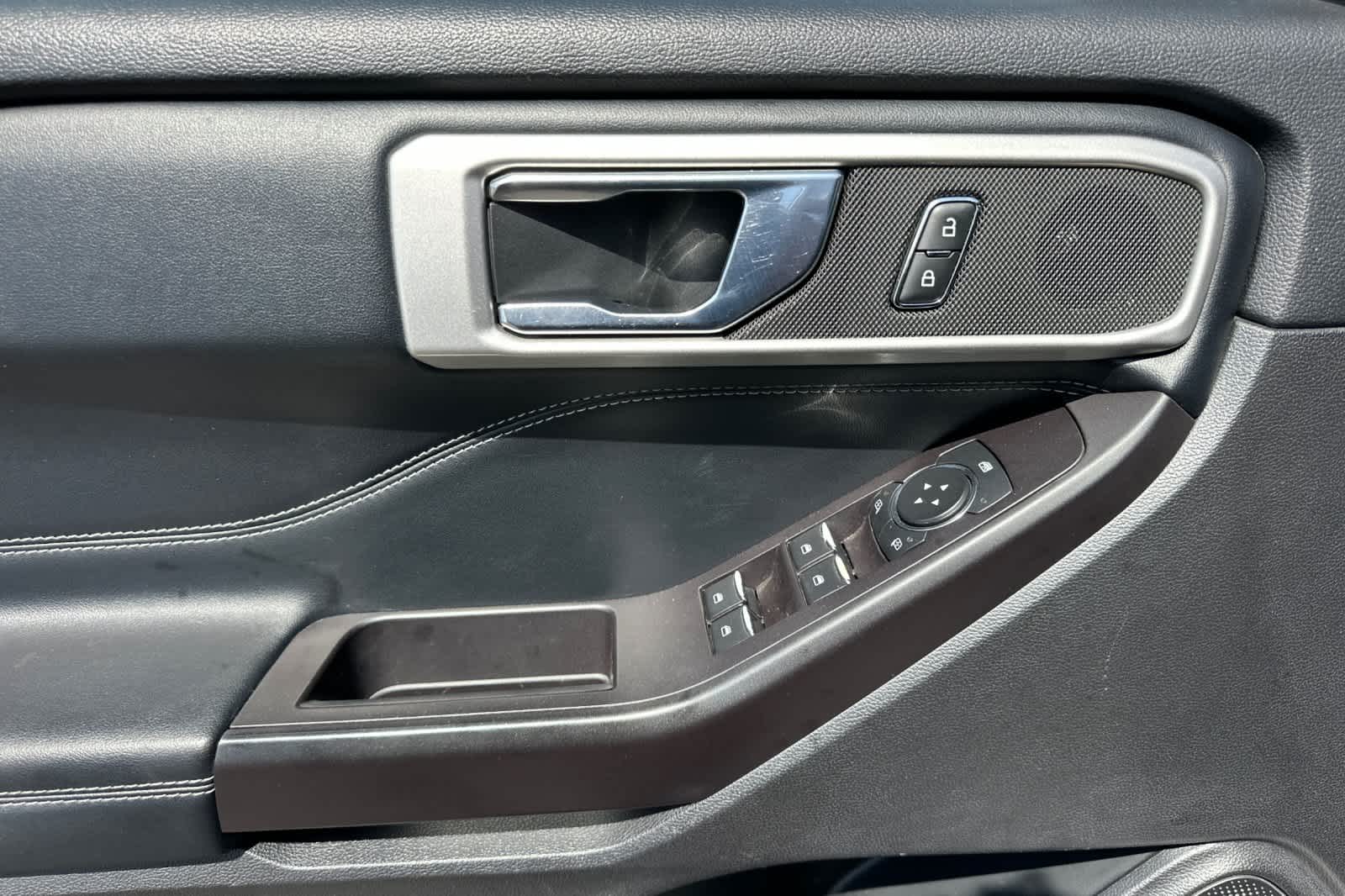 Thumbnail: 2020 Ford Explorer - 12