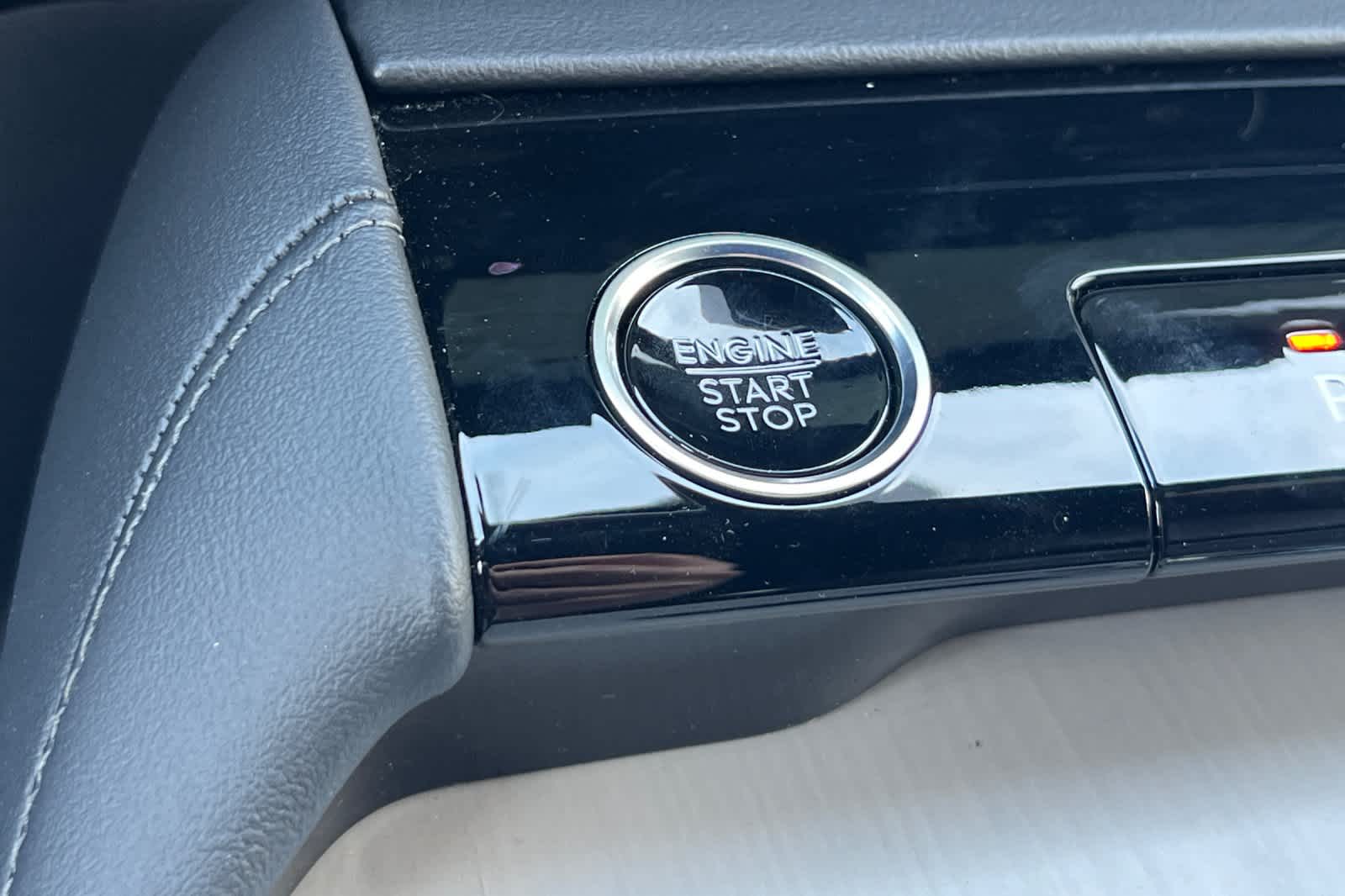 Thumbnail: 2026 Lincoln Navigator - 25