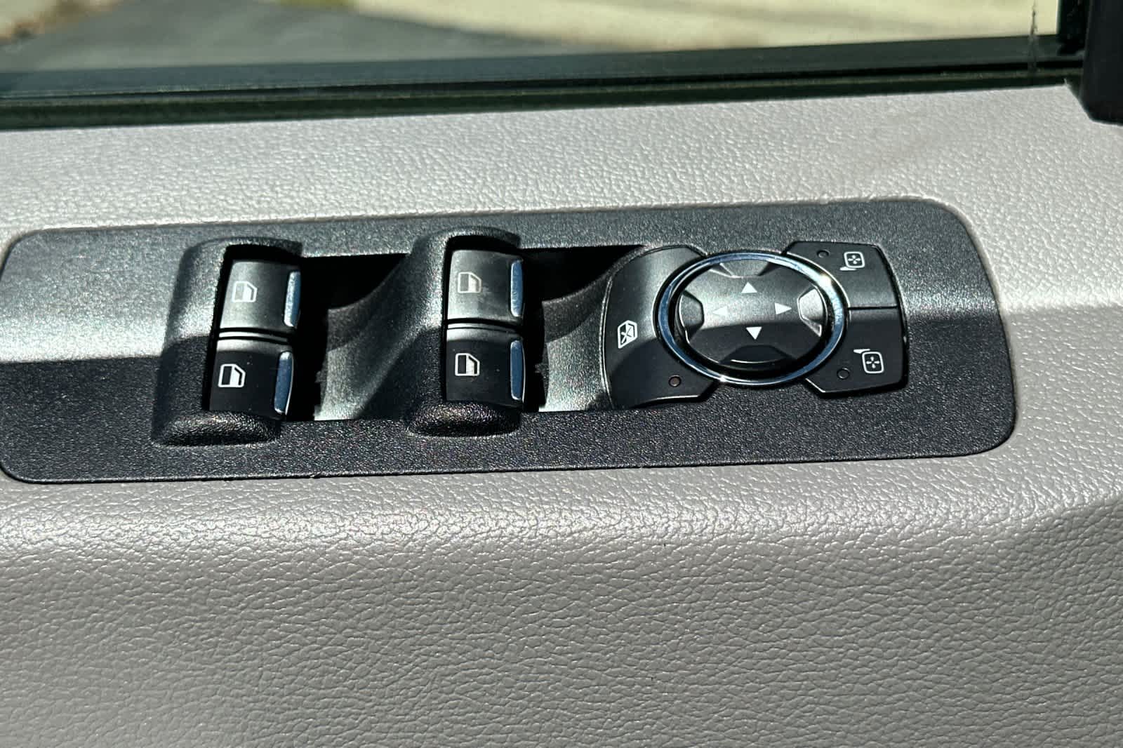 Thumbnail: 2015 Ford F-150 - 13