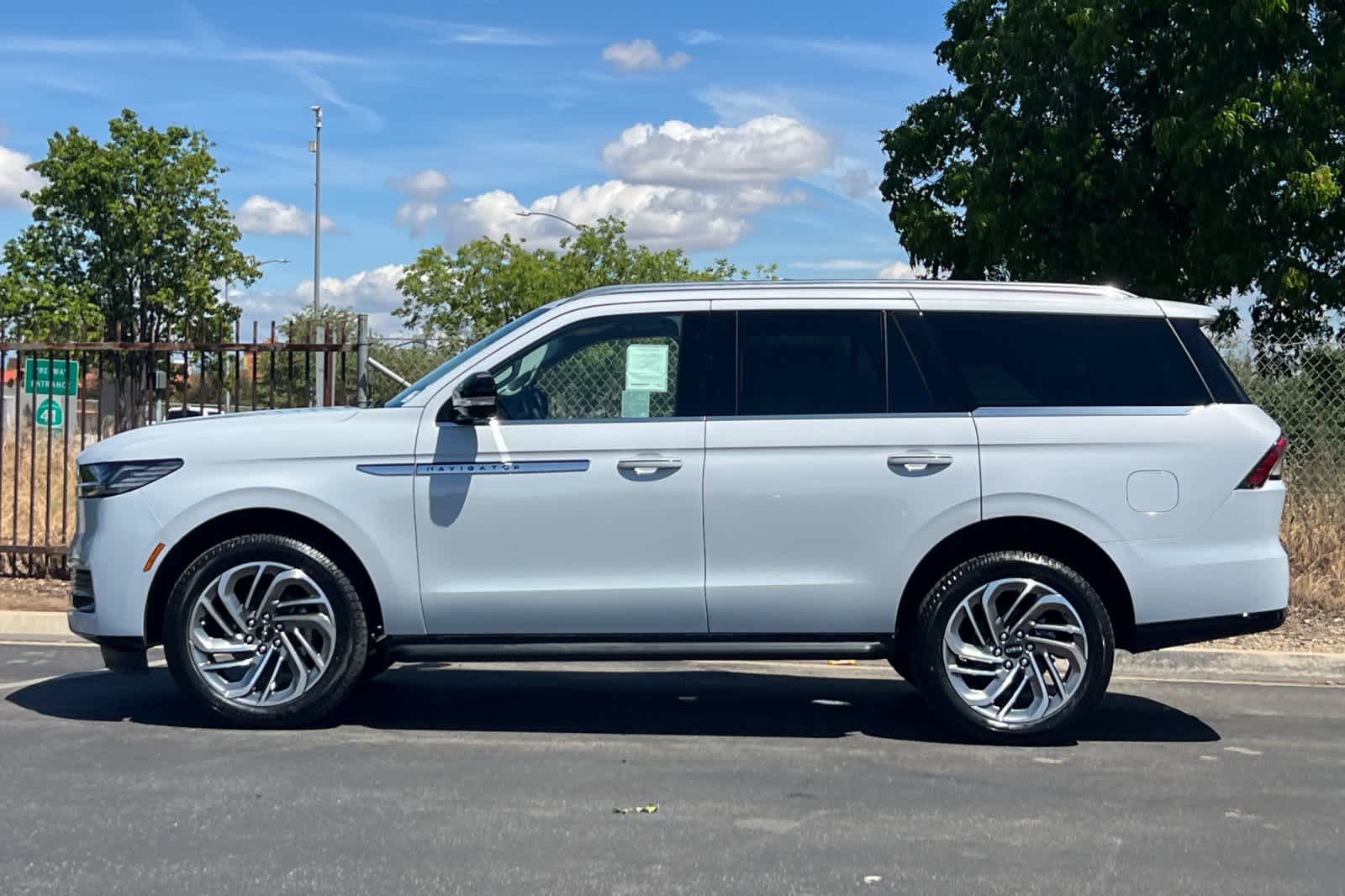 Thumbnail: 2026 Lincoln Navigator - 5