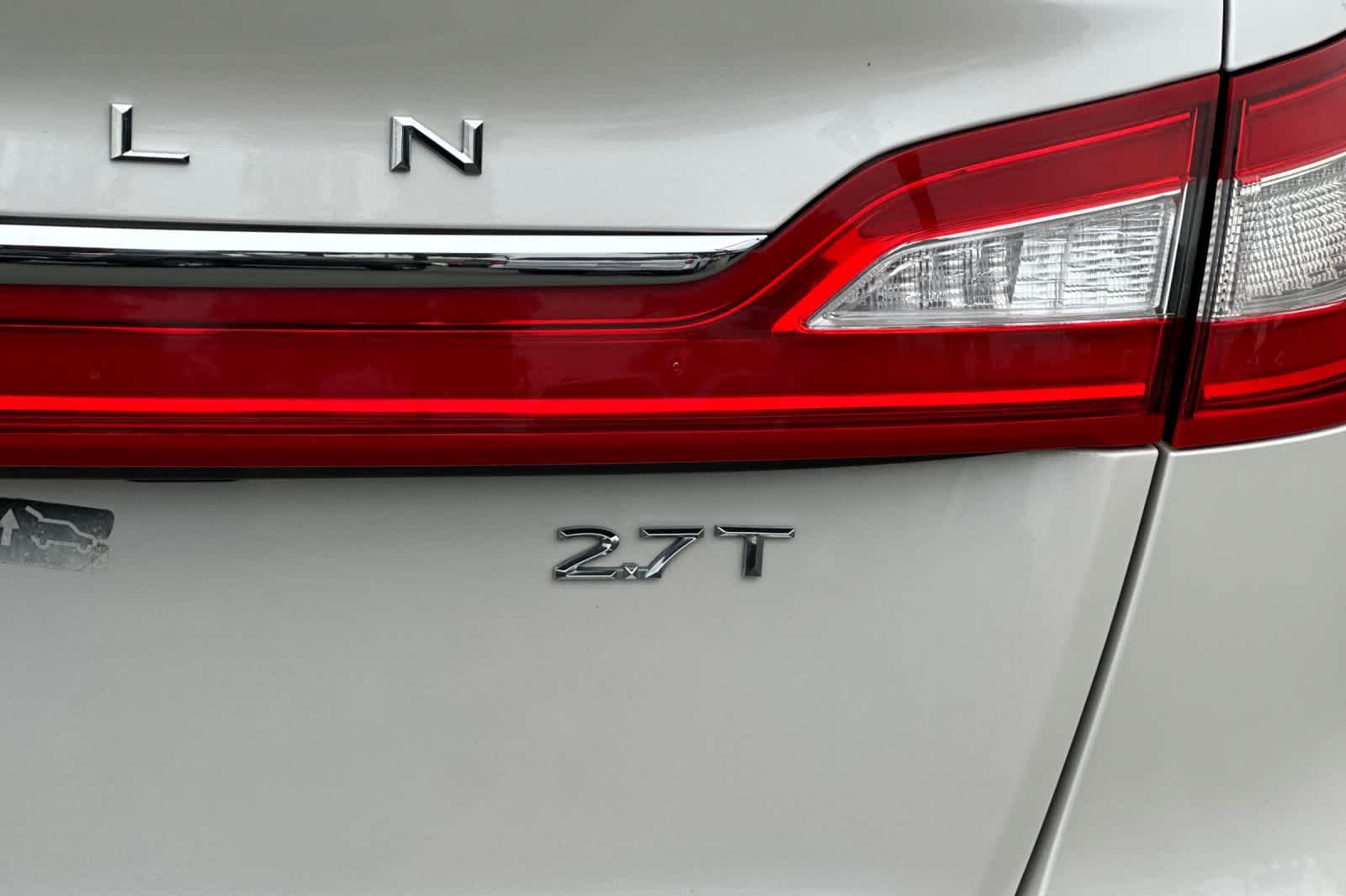 Thumbnail: 2017 Lincoln MKX - 28