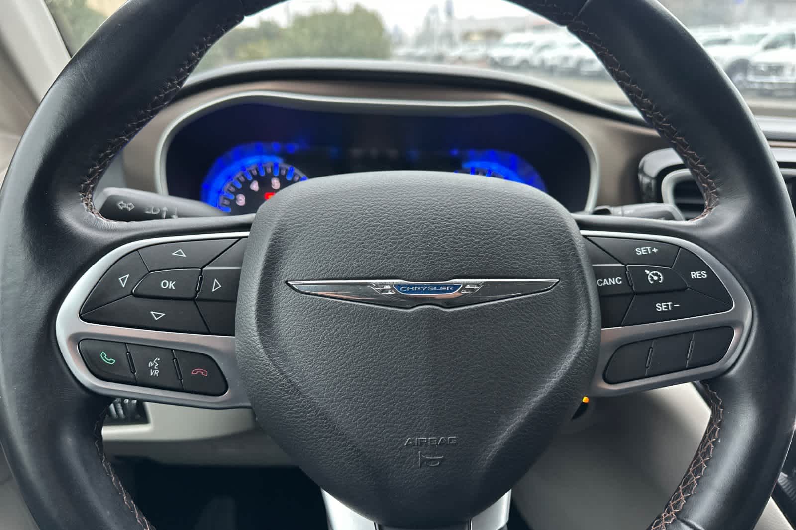 Thumbnail: 2017 Chrysler Pacifica - 24